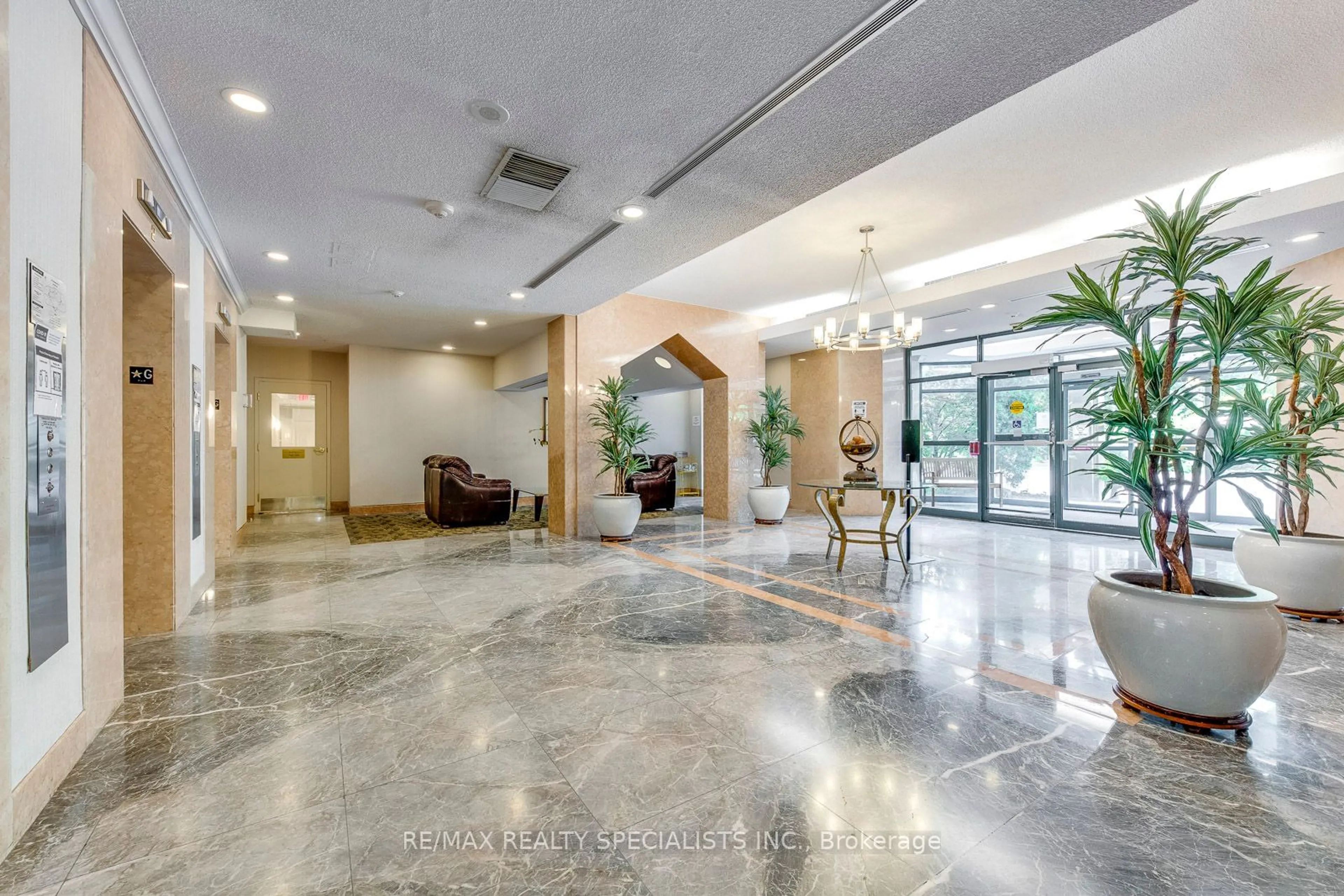 Lobby for 2177 Burnhamthorpe Rd #1605, Mississauga Ontario L5L 5P9