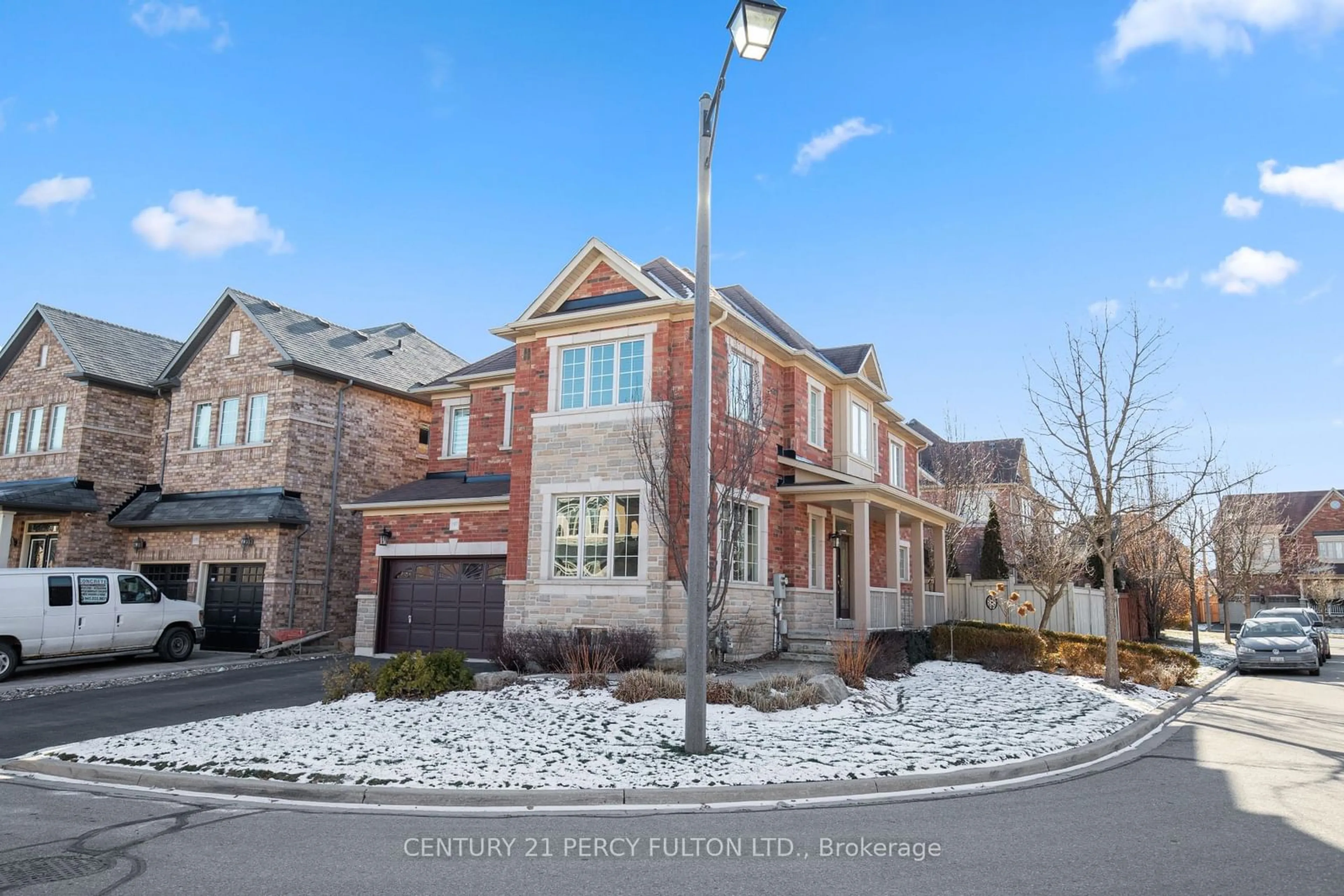 Home with brick exterior material, street for 197 Quinlan Crt, Milton Ontario L9T 7A2