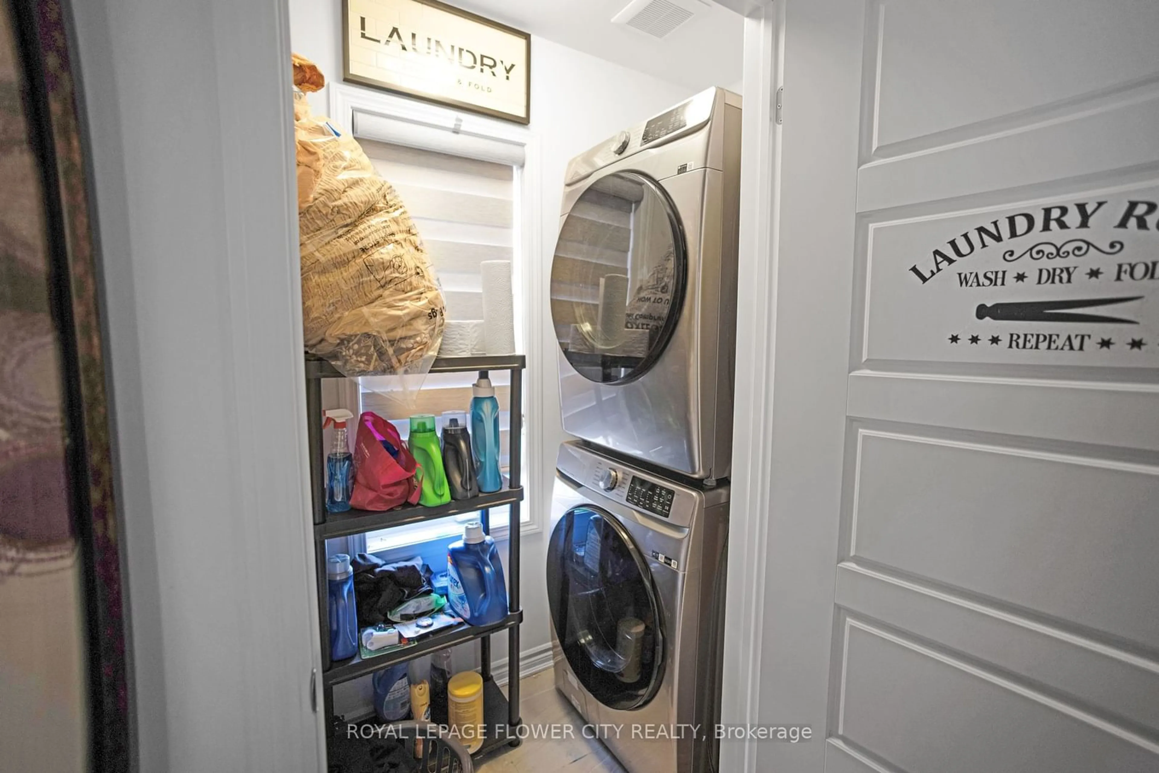 Laundry room for 189 Keppel Circ, Brampton Ontario L7A 0B6