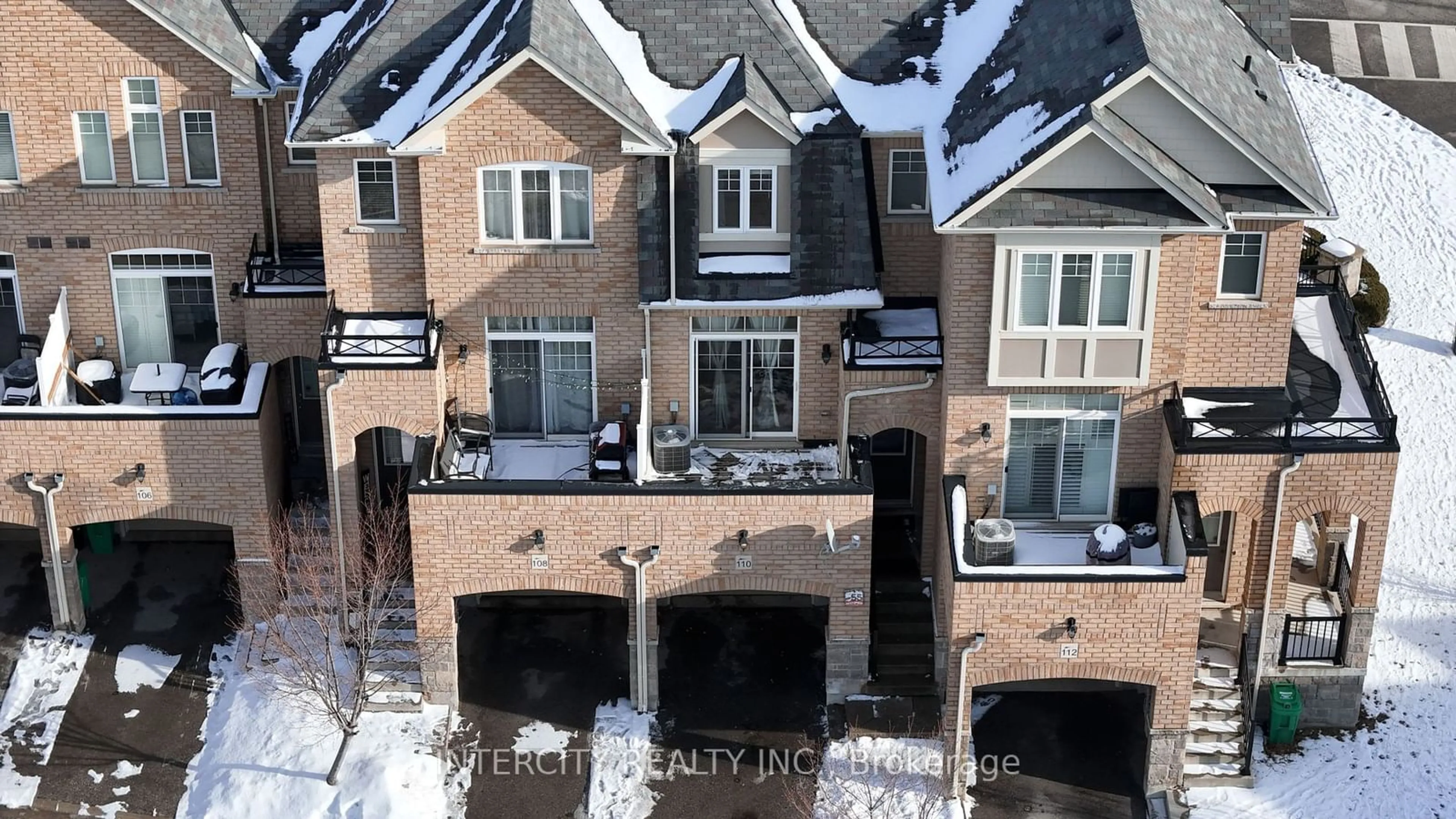 A pic from outside/outdoor area/front of a property/back of a property/a pic from drone, street for 110 Magdalene Cres, Brampton Ontario L6Z 0G7