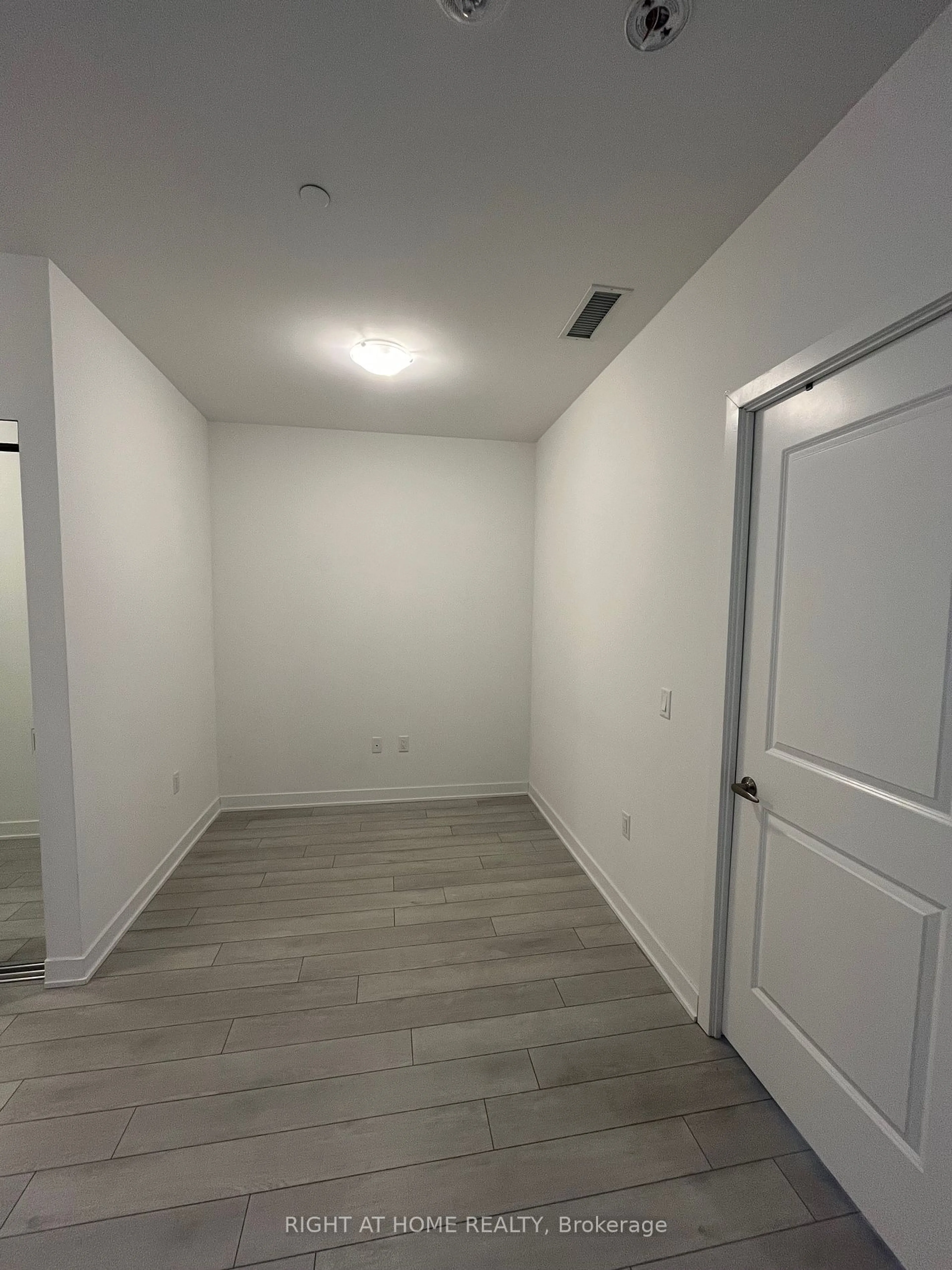 A pic of a room for 4655 Metcalfe Ave Ave #2202B, Mississauga Ontario L5M 0Z7