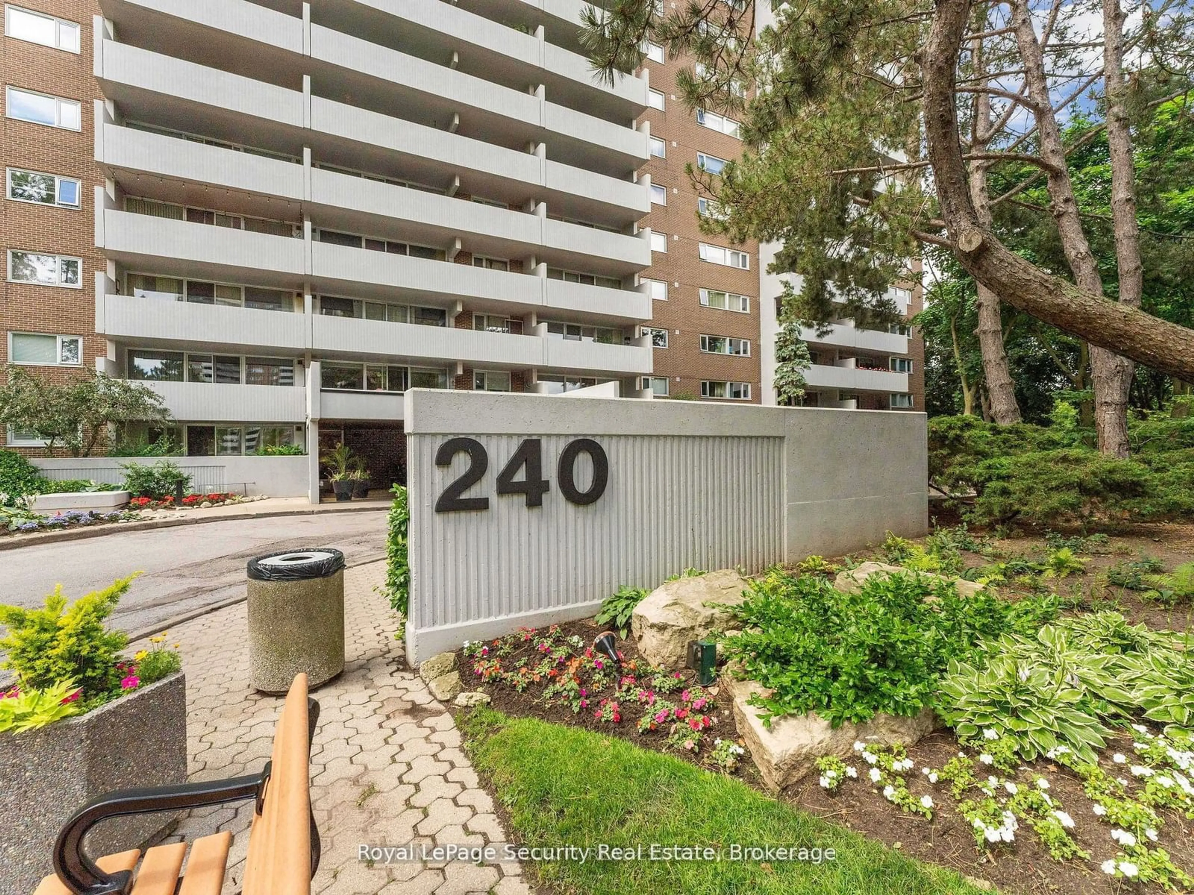 Unknown for 240 Scarlett Rd #1504, Toronto Ontario M6N 4X4