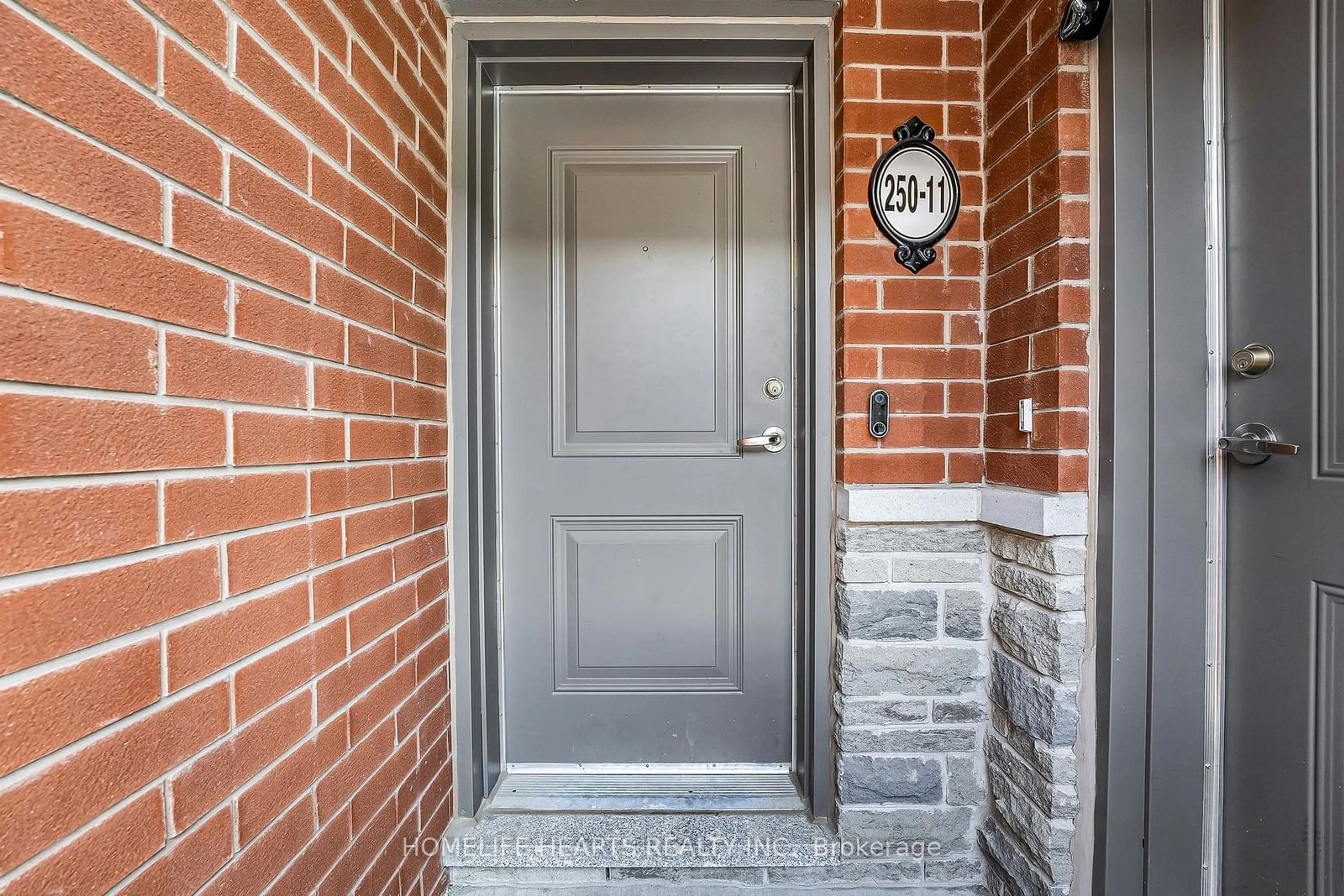 Indoor entryway for 250 Lagerfeld Dr #11, Brampton Ontario L7A 5G9