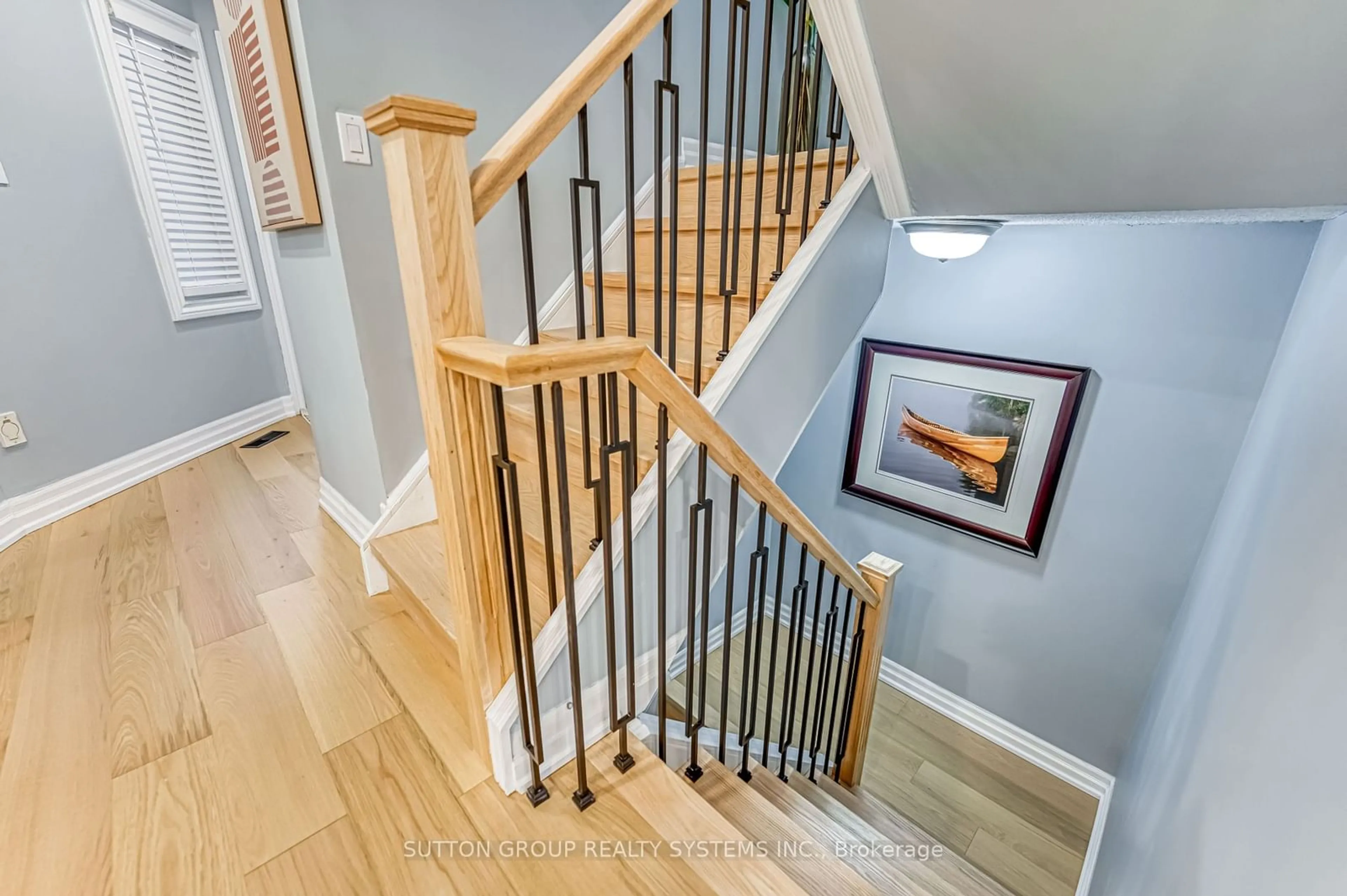 Stairs for 2275 Credit Valley Rd #81, Mississauga Ontario L5M 4N5