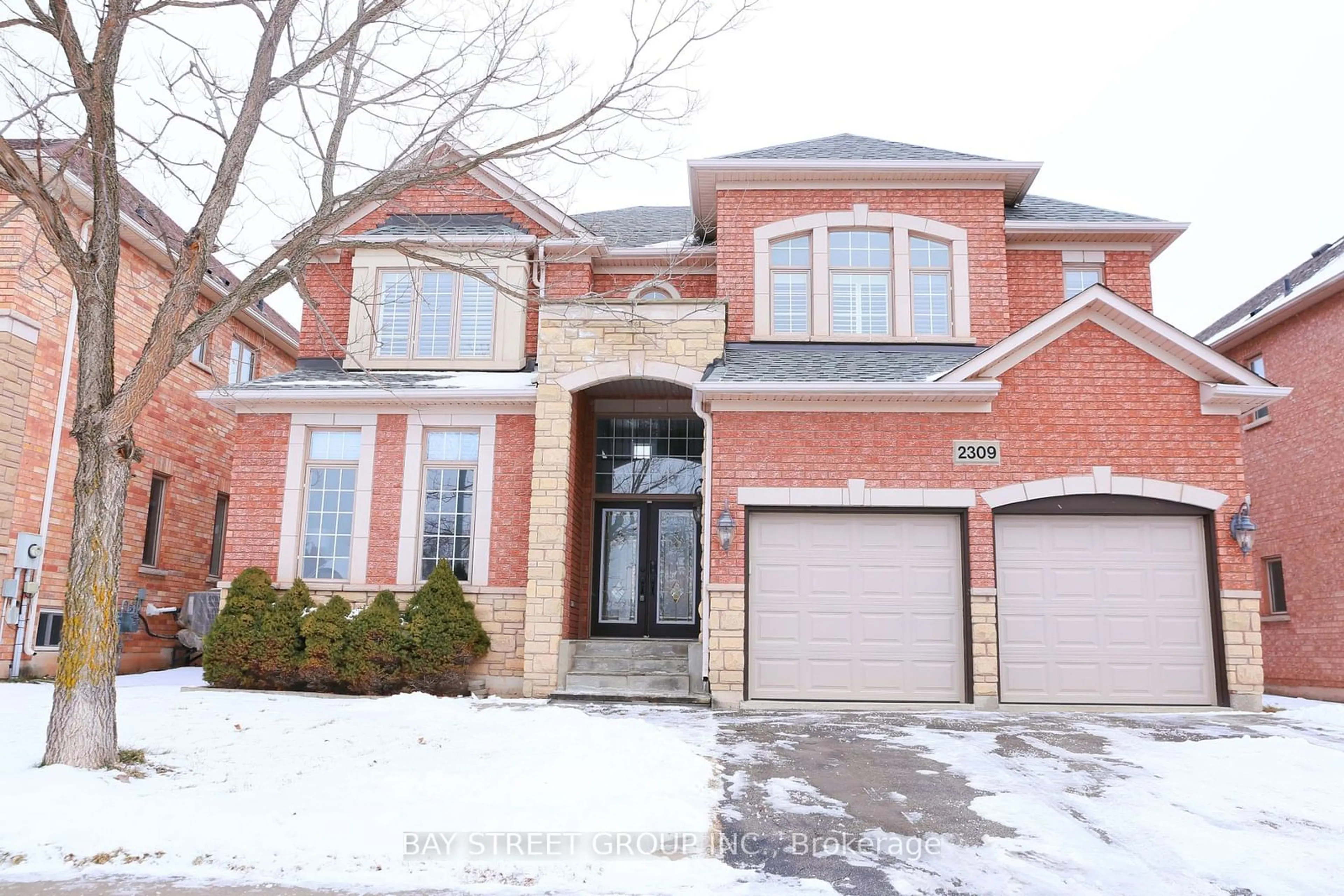 Home with brick exterior material, street for 2309 Coronation Dr, Oakville Ontario L6H 7N1