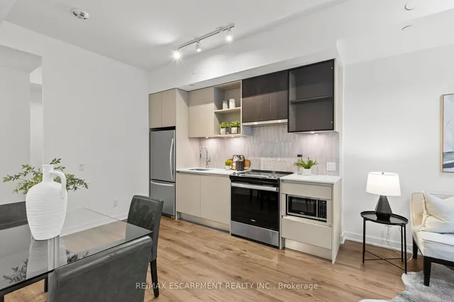 Additional property image - 405 Dundas St Unit 316