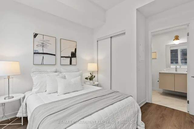Additional property image - 405 Dundas St Unit 316