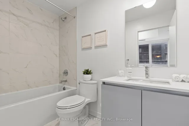 Additional property image - 405 Dundas St Unit 316