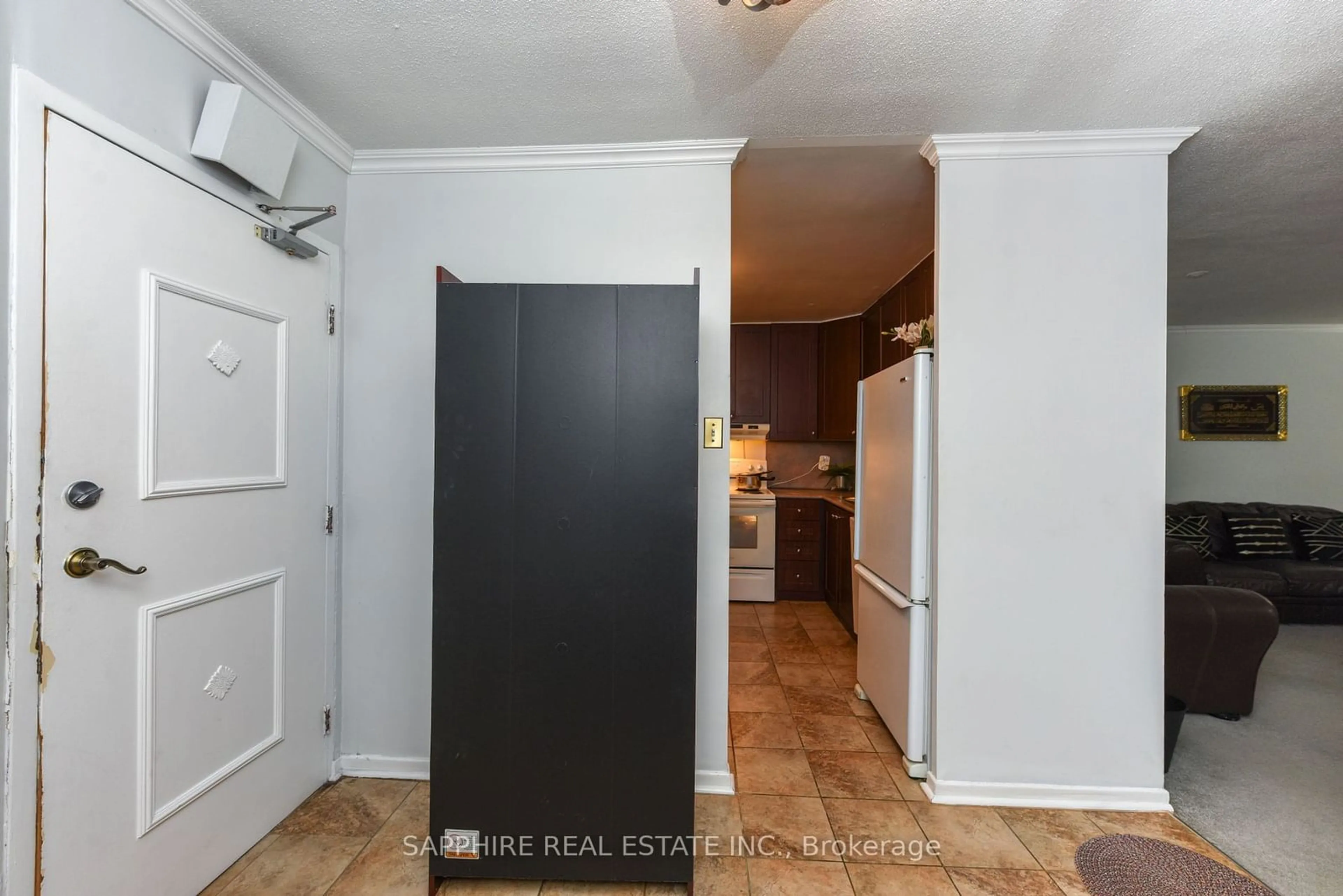 Indoor entryway for 2323 Confederation Pkwy #1207, Mississauga Ontario L5B 1R6