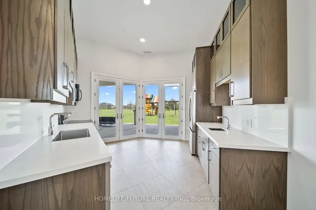 Additional property image - 6 Moonlight Pl