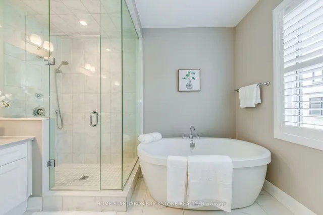 Additional property image - 1458 Everest Cres