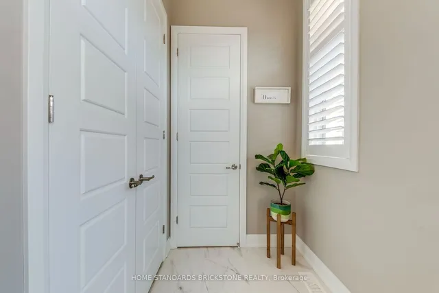 Additional property image - 1458 Everest Cres