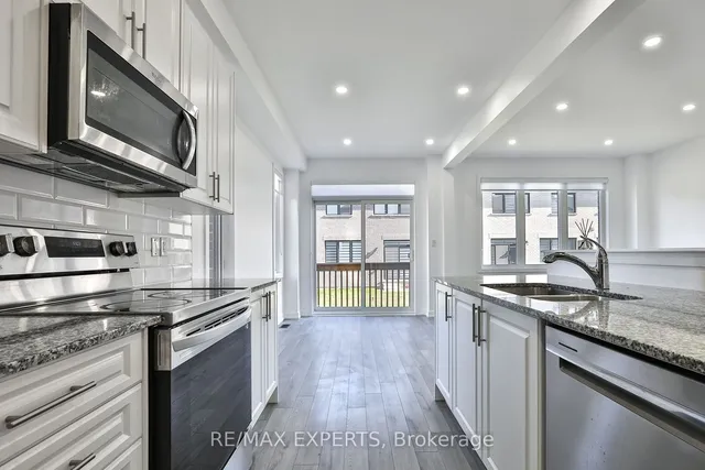 Additional property image - 1541 Rose Way