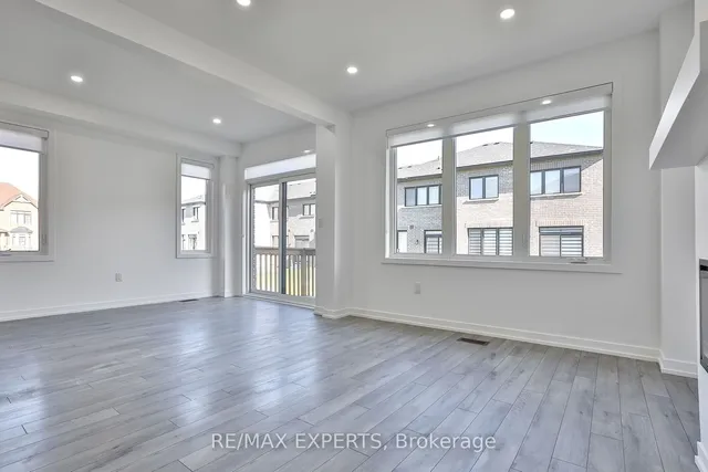 Additional property image - 1541 Rose Way
