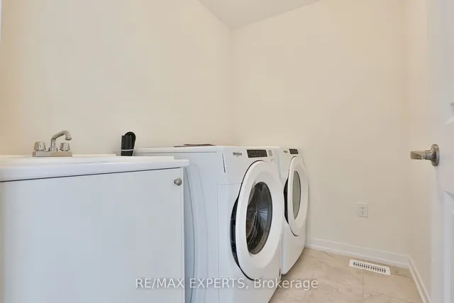 Additional property image - 1541 Rose Way