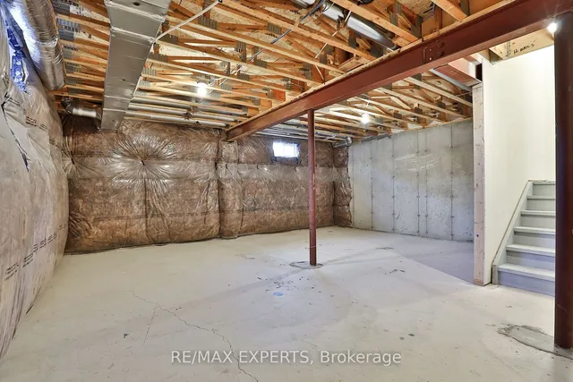 Additional property image - 1541 Rose Way