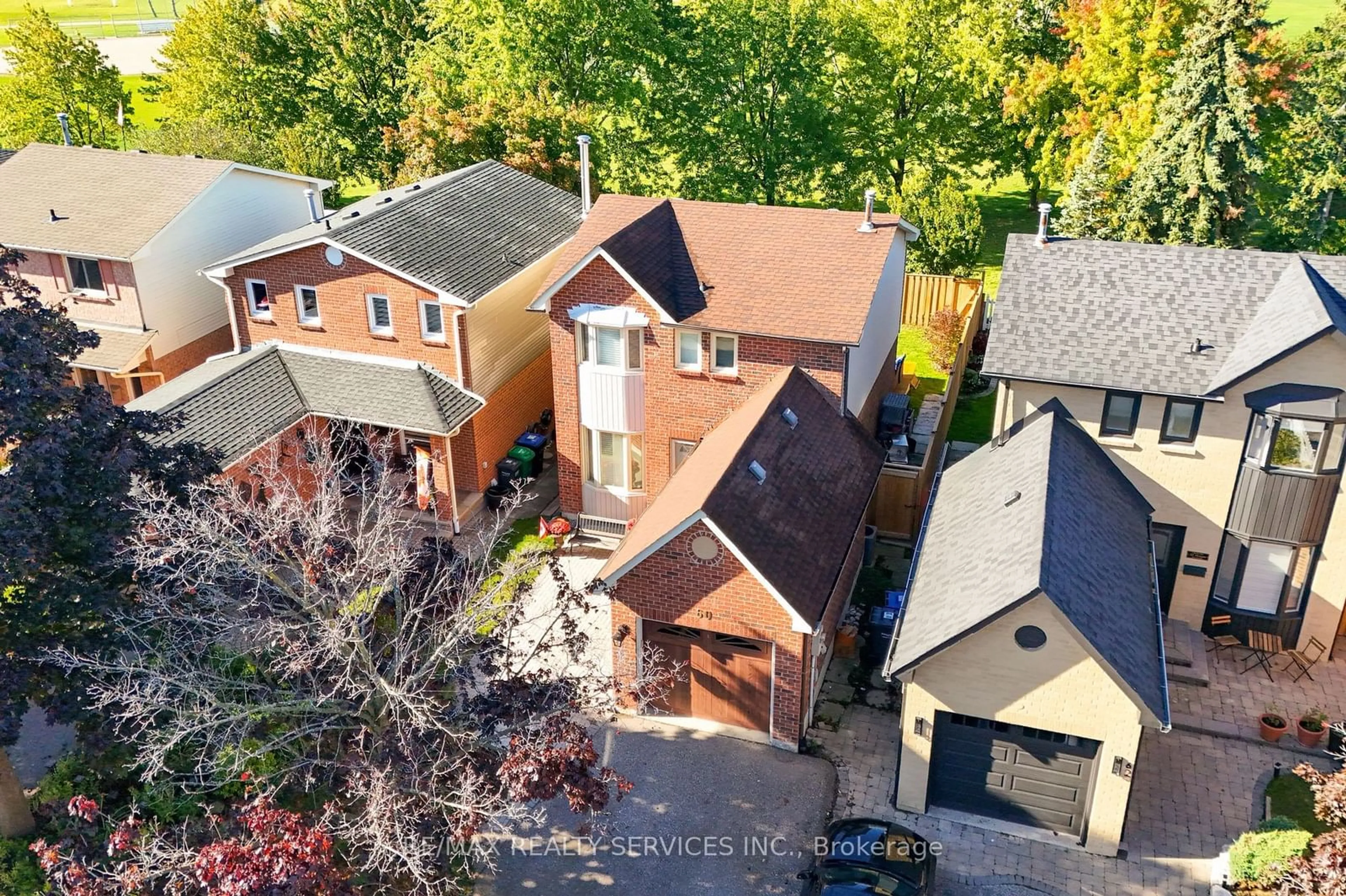 A pic from outside/outdoor area/front of a property/back of a property/a pic from drone, unknown for 60 Rawling Cres, Brampton Ontario L6Z 1N8