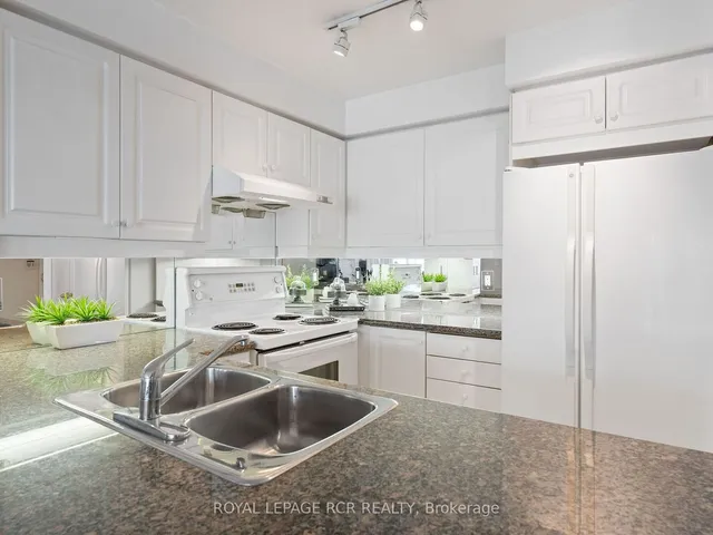 Additional property image - 2111 Lake Shore Blvd Unit 1116