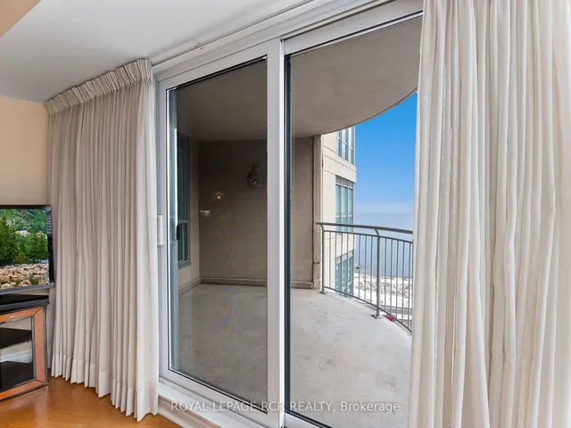 Additional property image - 2111 Lake Shore Blvd Unit 1116