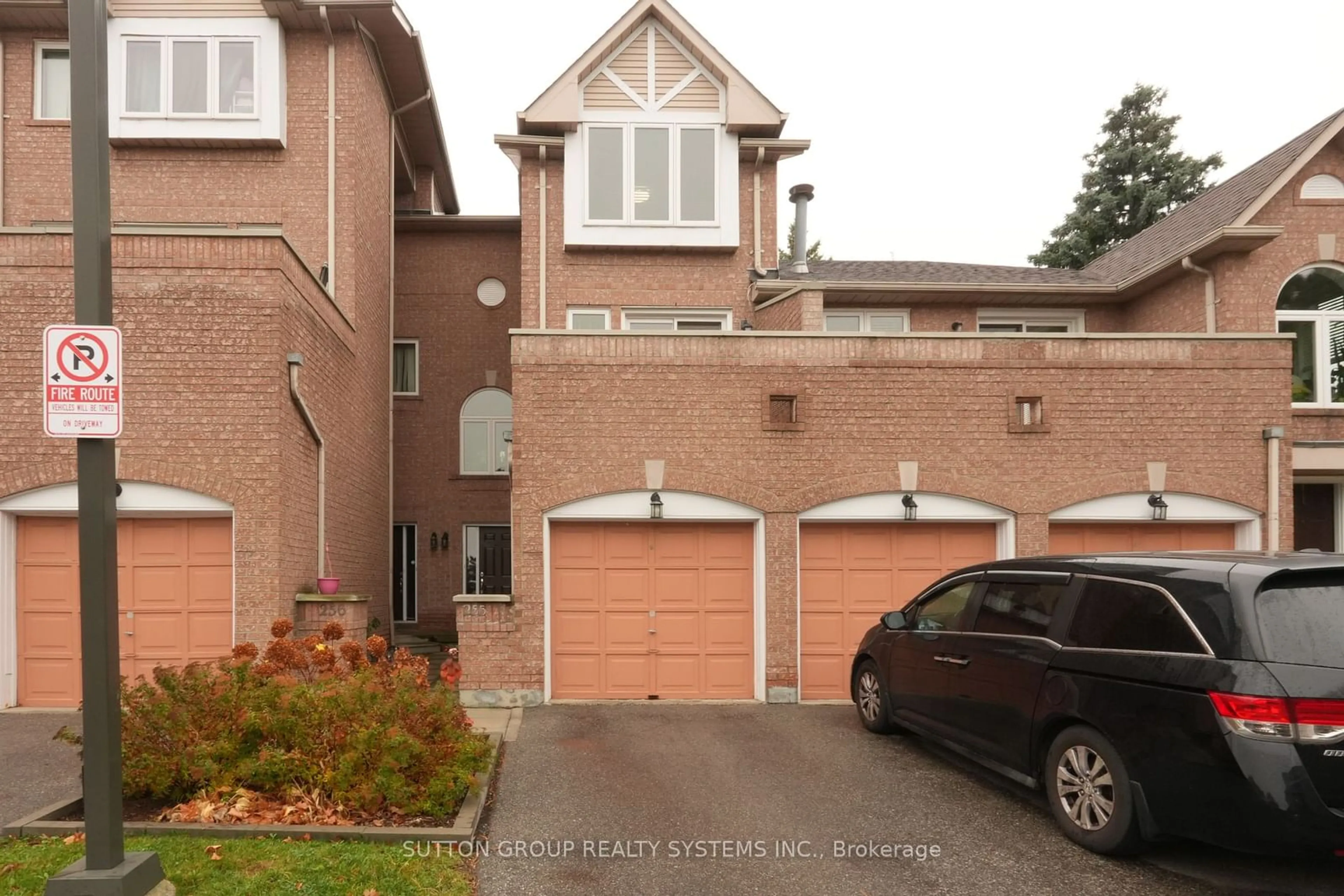 Home with brick exterior material, street for 60 Barondale Dr #255, Mississauga Ontario L4Z 3N8