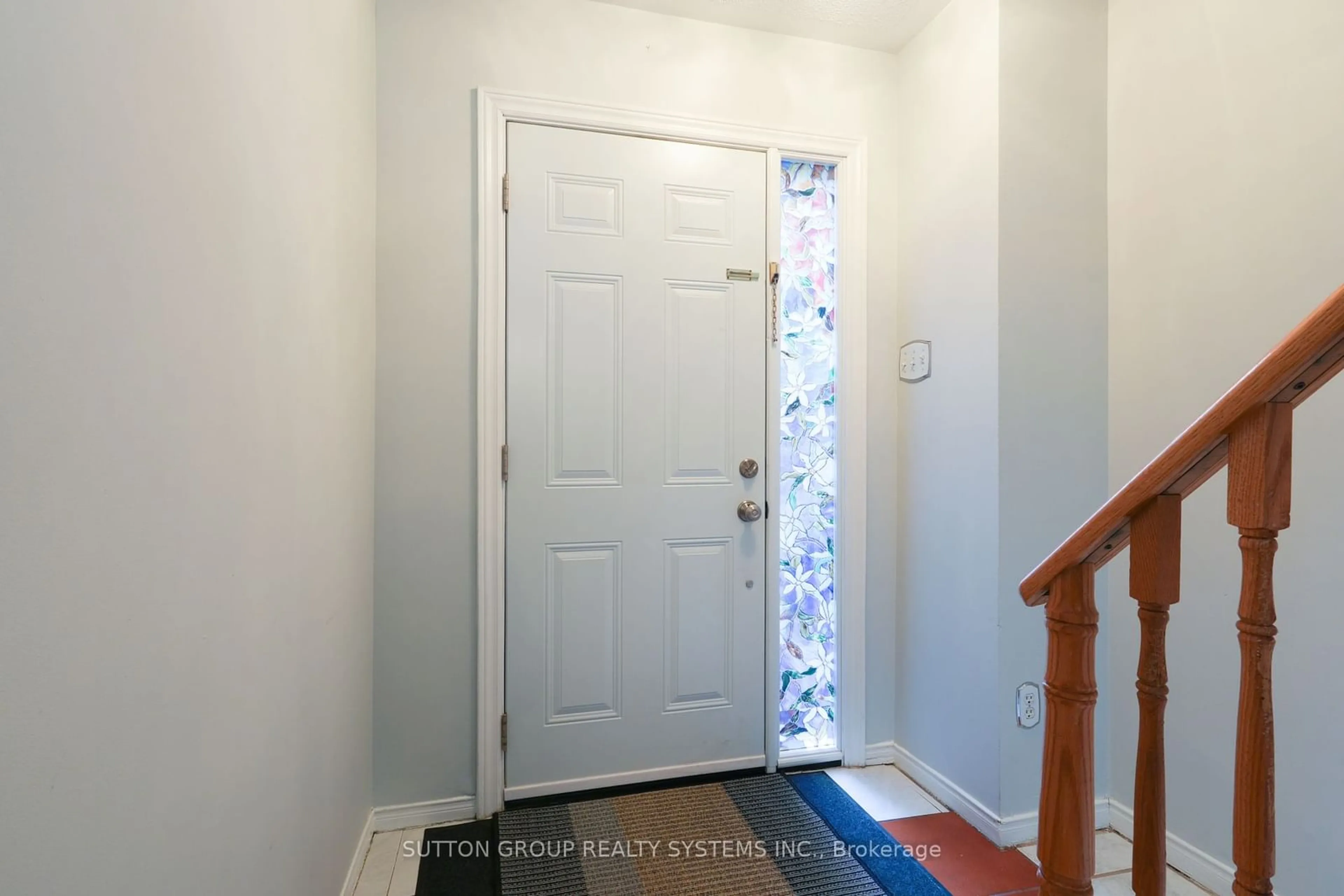 Indoor entryway for 60 Barondale Dr #255, Mississauga Ontario L4Z 3N8