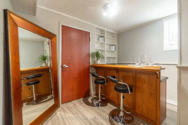 Additional property image - 955 Cloverleaf Dr