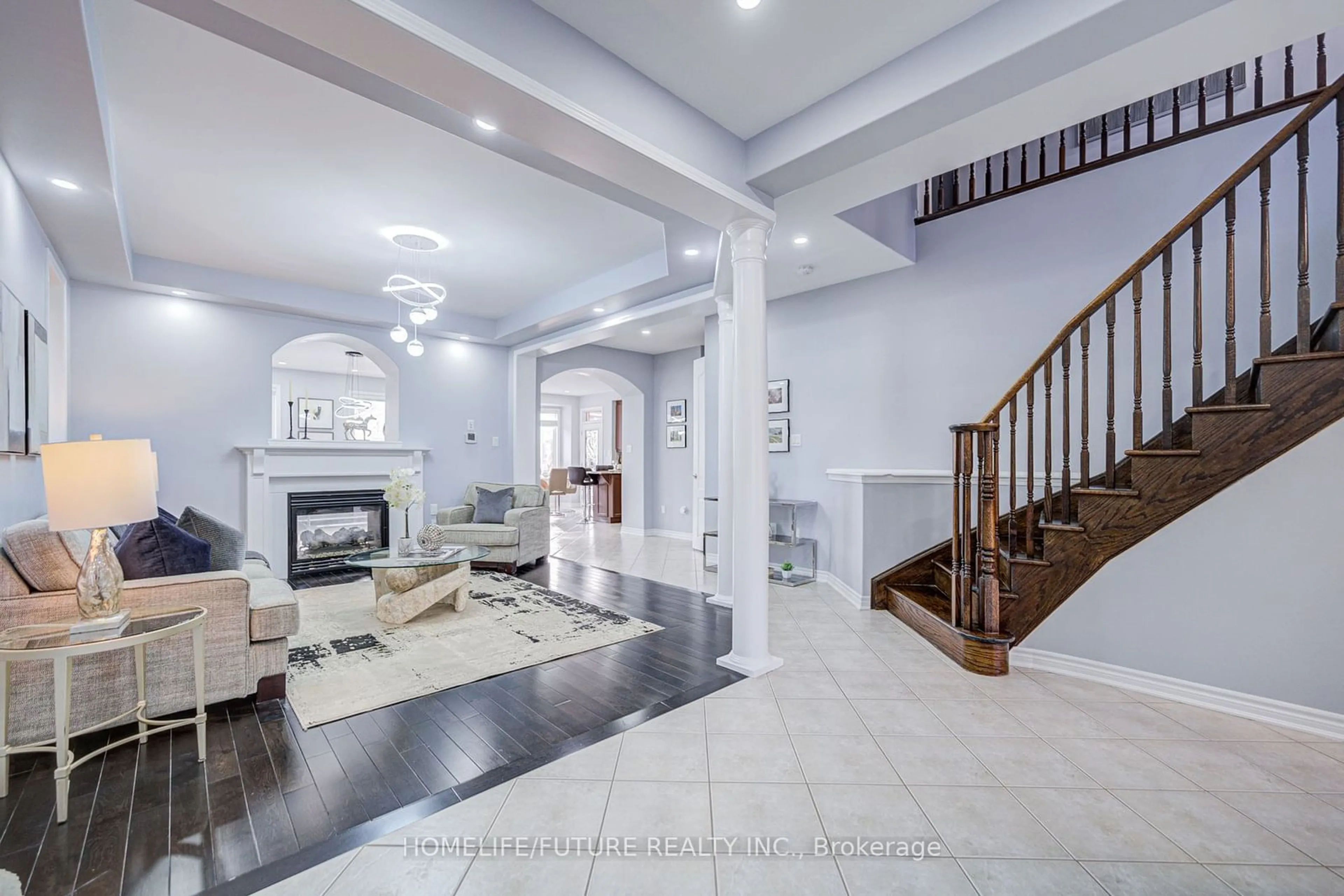 Indoor foyer for 342 Laundon Terr, Milton Ontario L9T 7N9