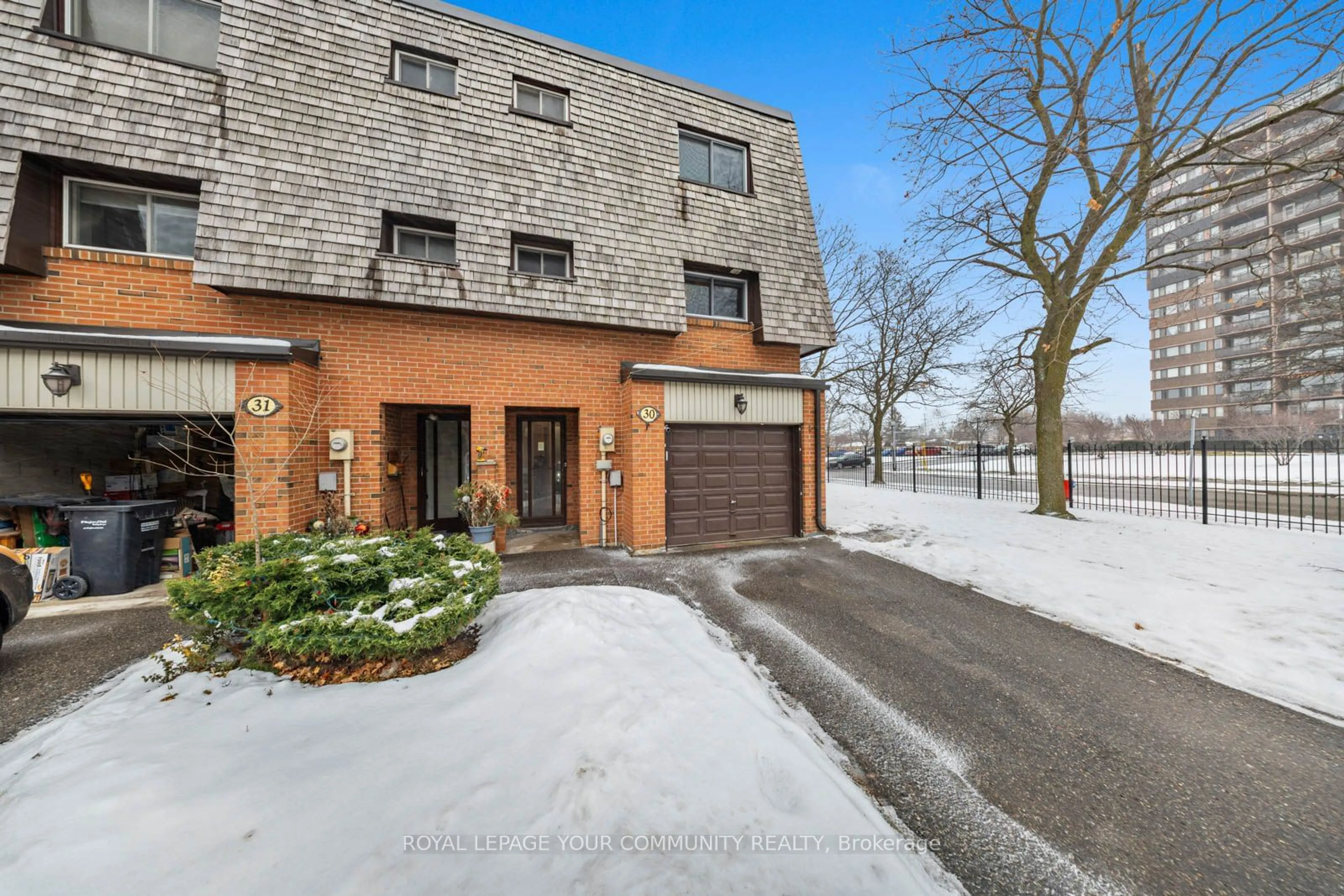 Home with brick exterior material, street for 30 Briar Path #34, Brampton Ontario L6T 2A3