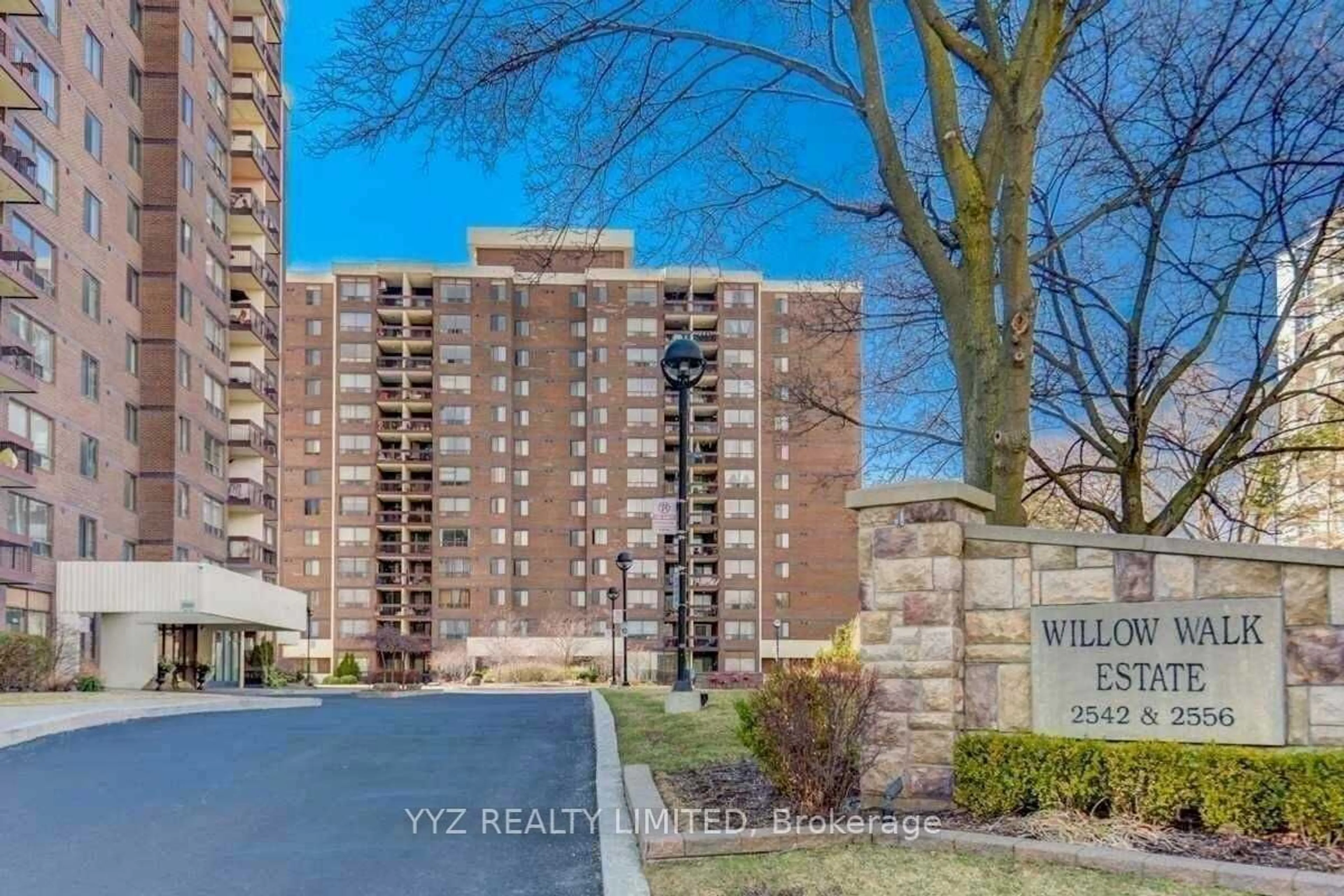 A pic from outside/outdoor area/front of a property/back of a property/a pic from drone, city buildings view from balcony for 2542 Argyle Rd #1105, Mississauga Ontario L5B 2H5