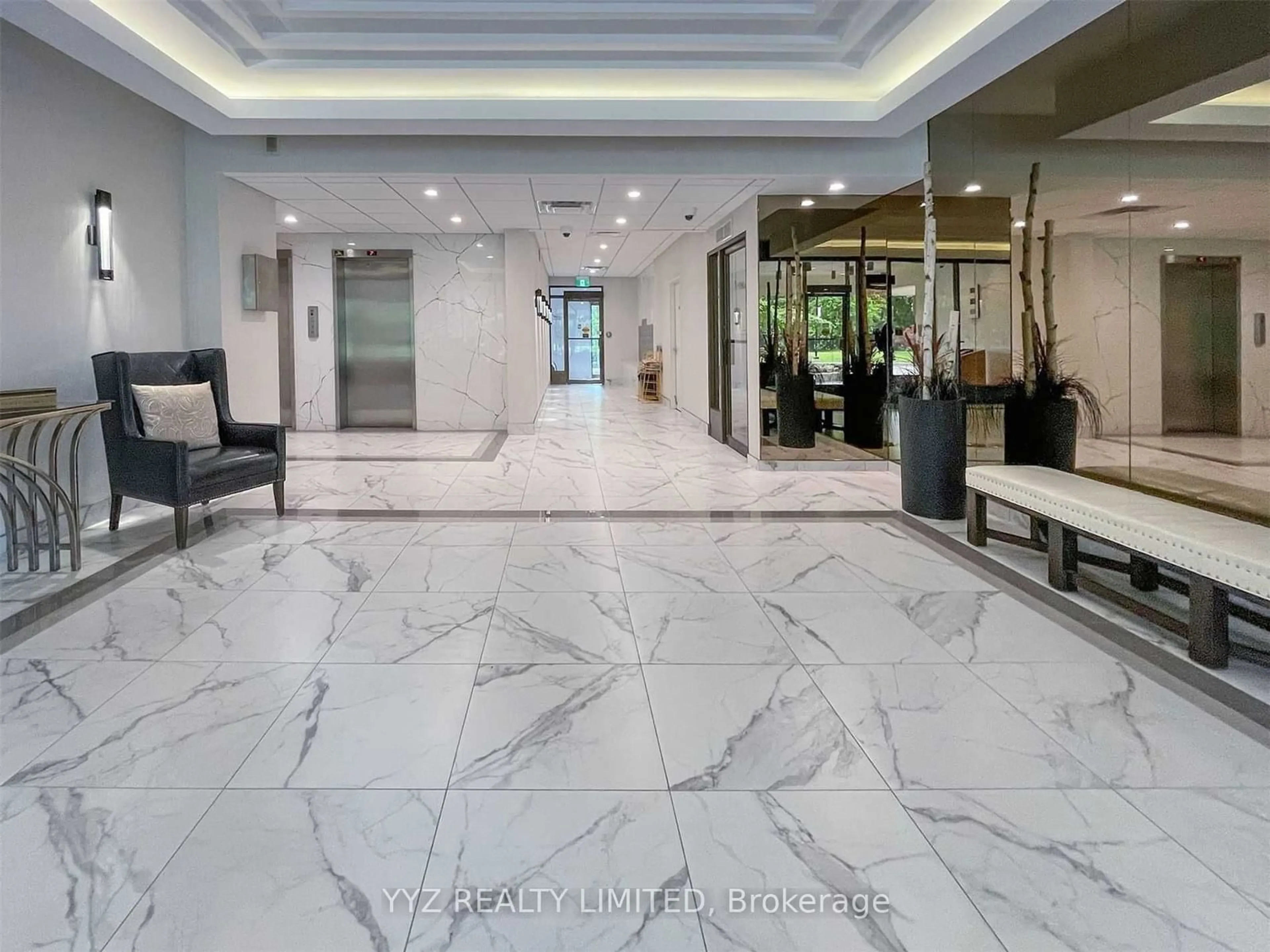 Lobby for 2542 Argyle Rd #1105, Mississauga Ontario L5B 2H5