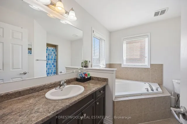 Additional property image - 93 Enford Cres