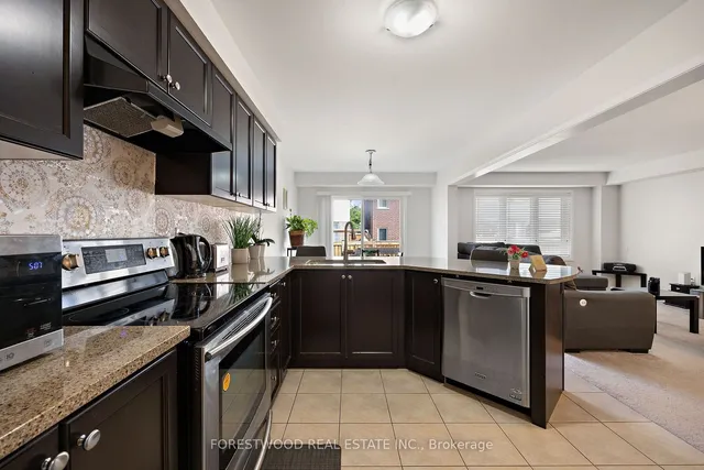Additional property image - 93 Enford Cres