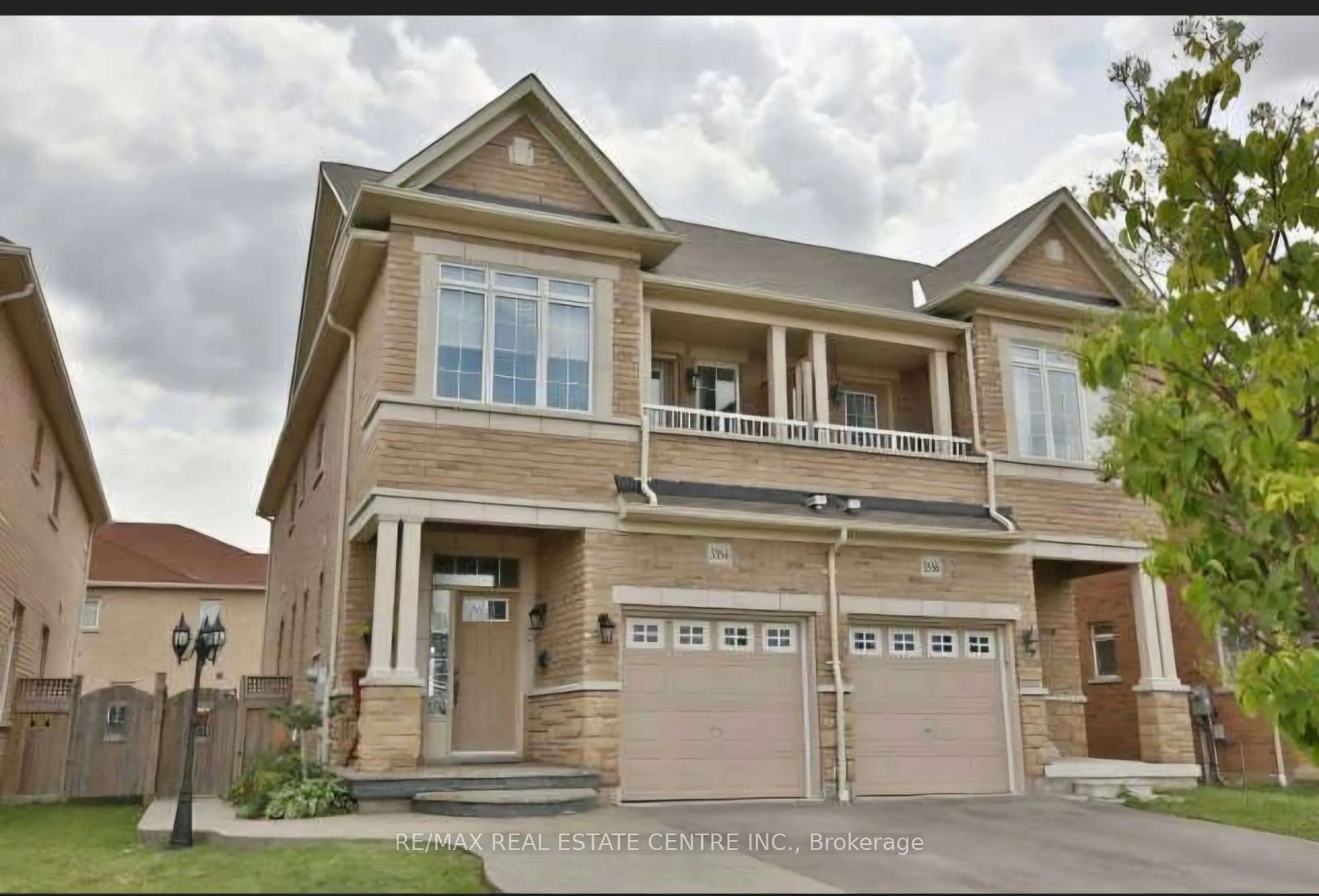 Home with brick exterior material, street for 3354 Sunlight St, Mississauga Ontario L5M 0G9