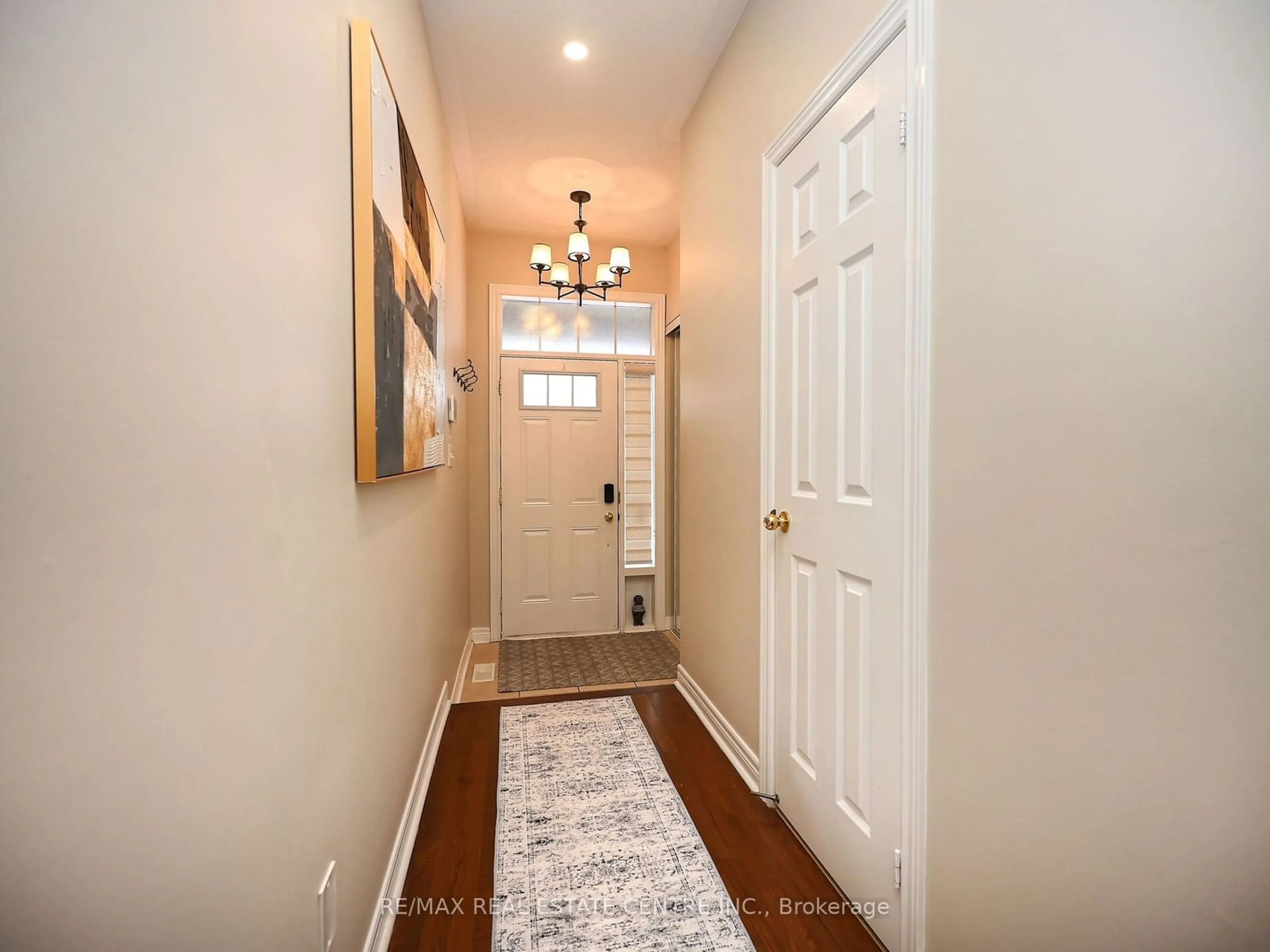 Indoor entryway for 3354 Sunlight St, Mississauga Ontario L5M 0G9