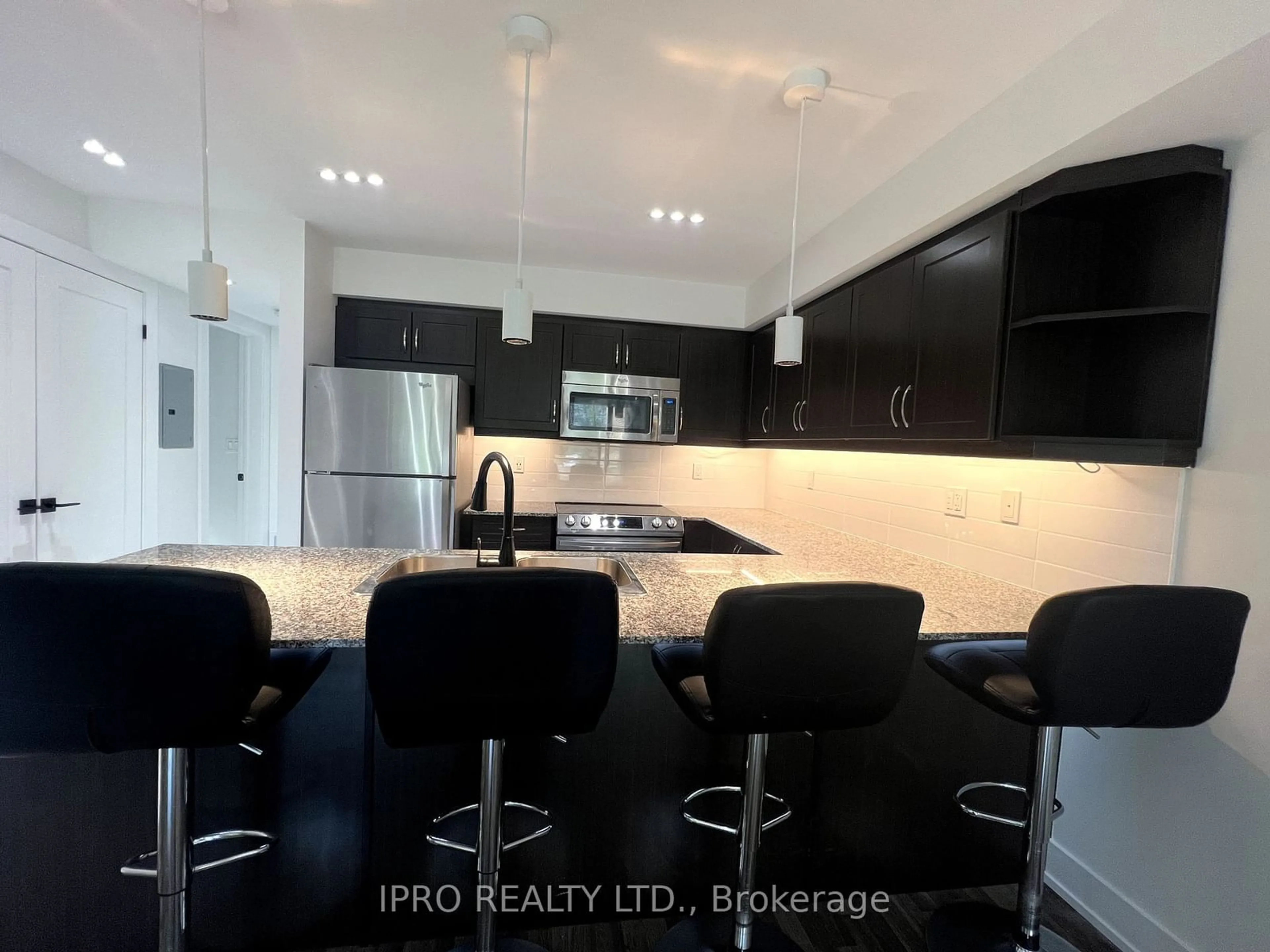 Contemporary kitchen, unknown for 132 Widdicombe Hill Blvd #307, Toronto Ontario M9R 0A9