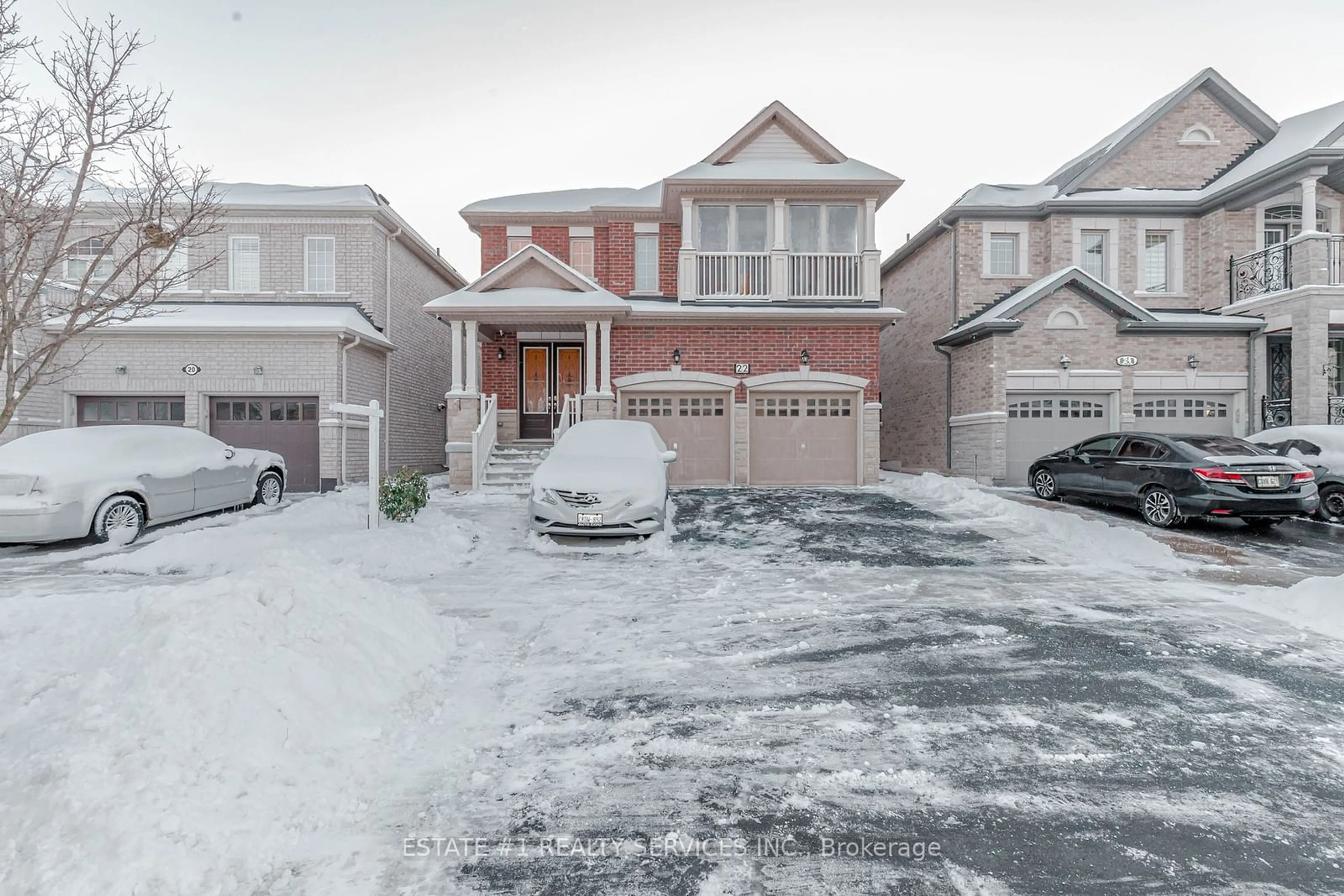 A pic from outside/outdoor area/front of a property/back of a property/a pic from drone, street for 22 Durango Dr, Brampton Ontario L6X 2Z2