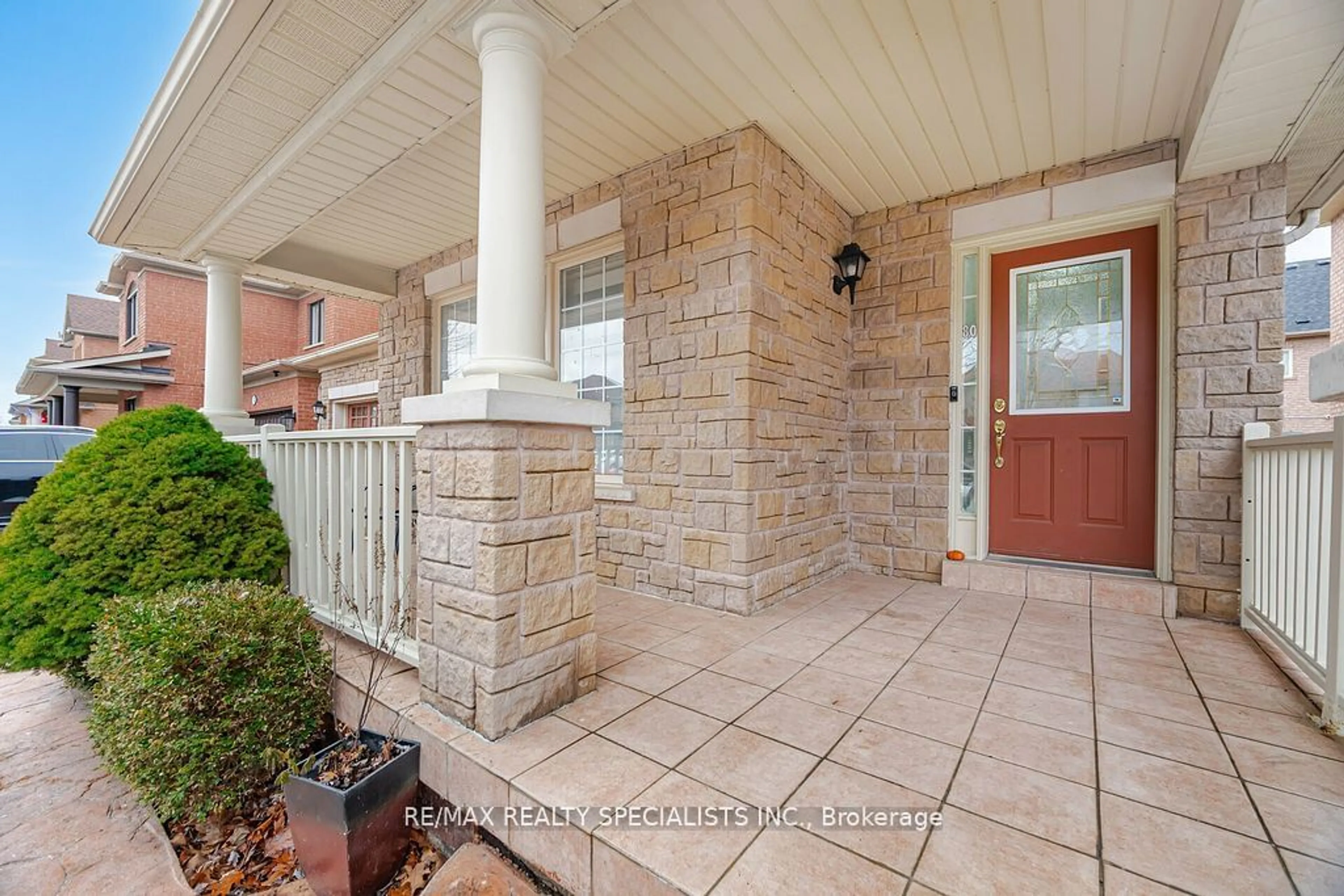 Indoor entryway for 80 Octillo Blvd, Brampton Ontario L6R 2V6