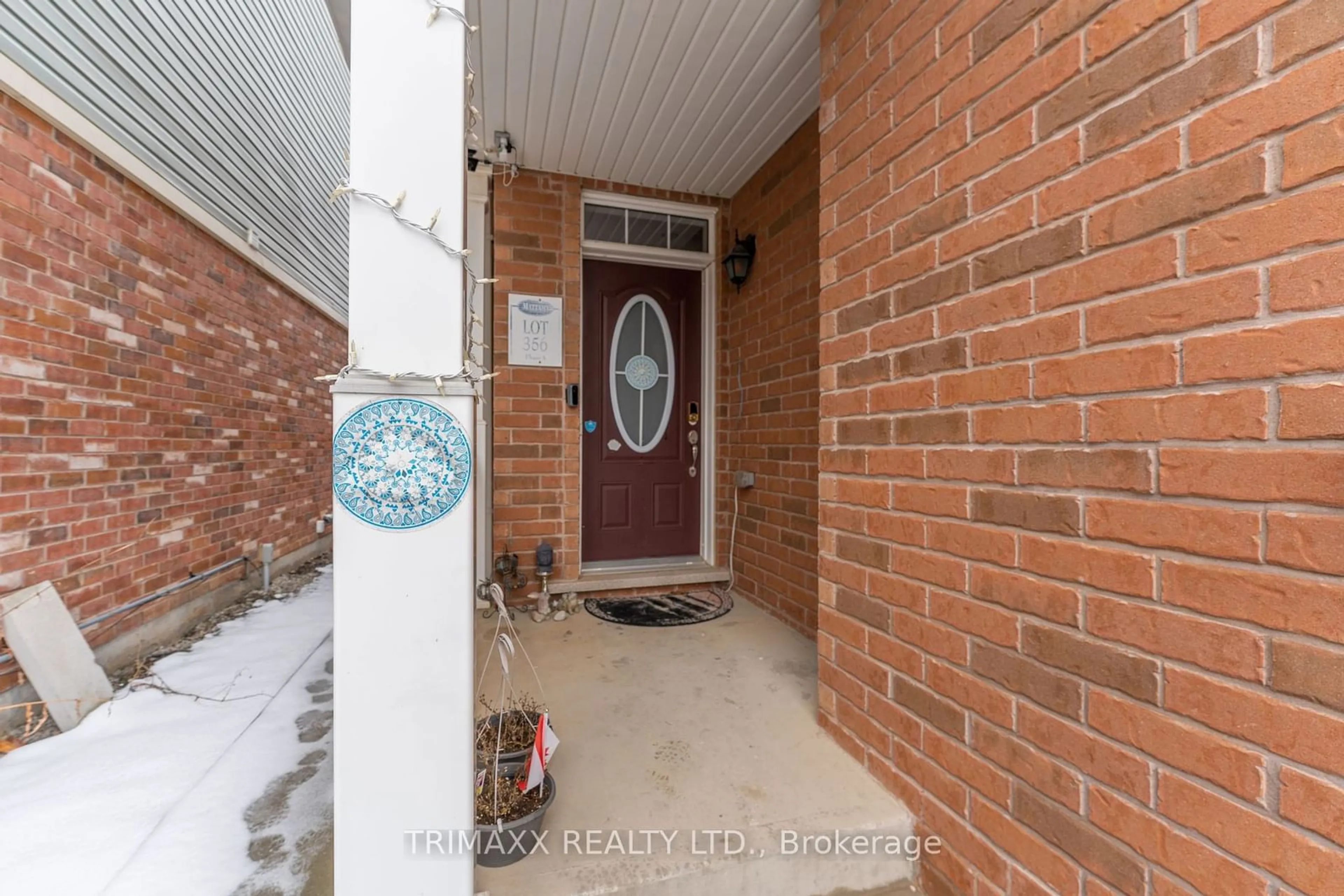 Indoor entryway for 68 Robert Parkinson Dr, Brampton Ontario L7A 0X5