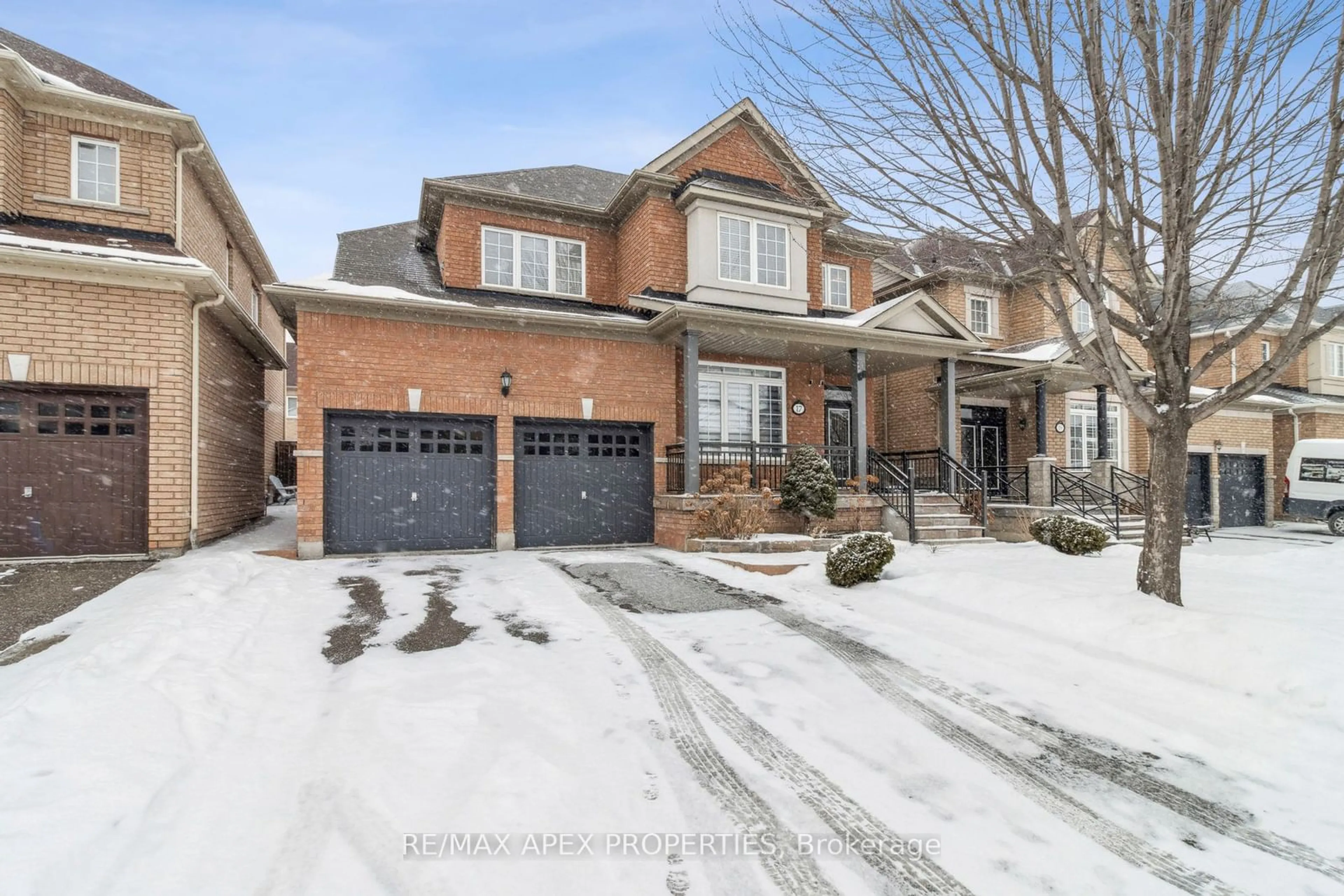 Home with brick exterior material, street for 17 Game Creek Cres, Brampton Ontario L7A 0J2