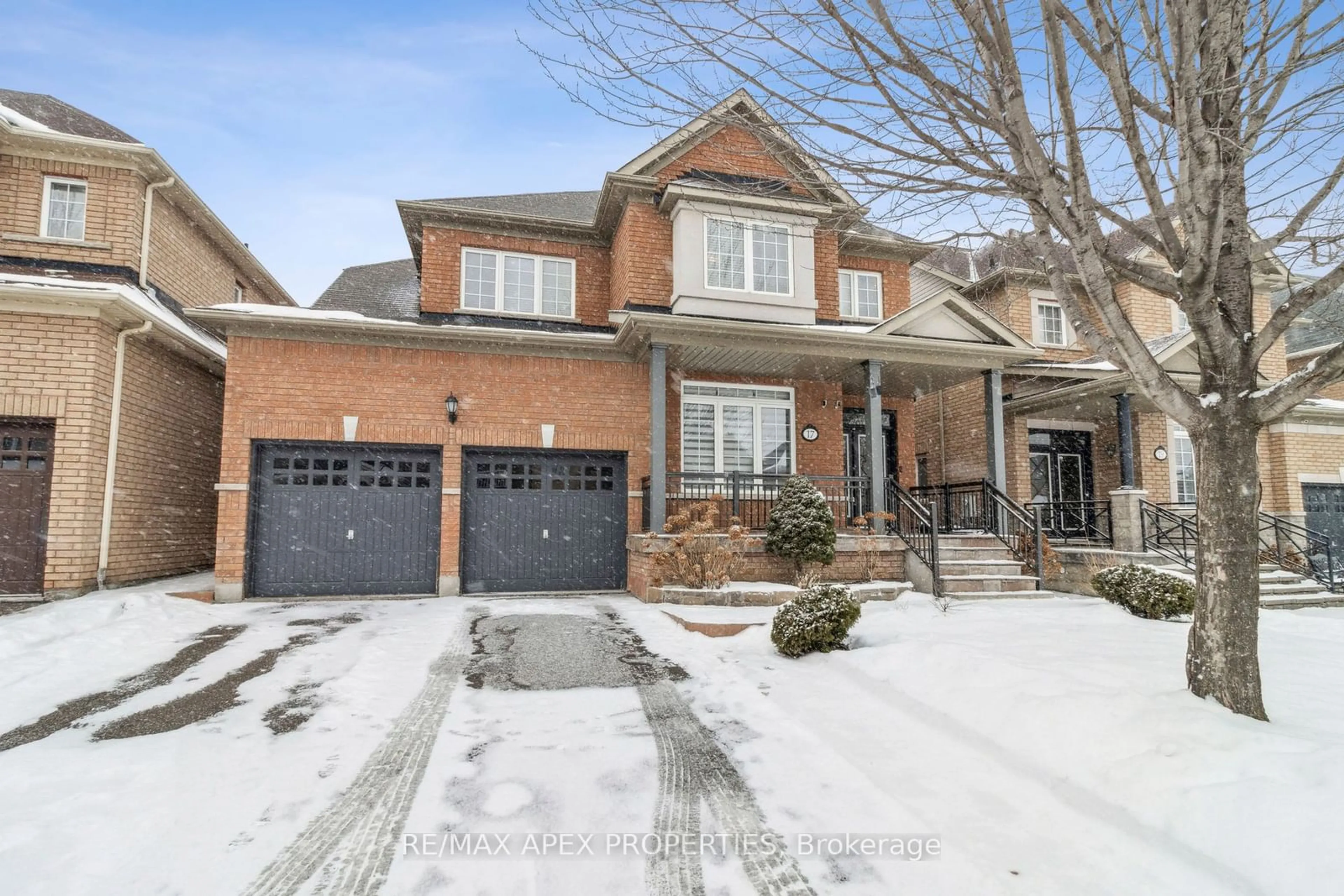 Home with brick exterior material, street for 17 Game Creek Cres, Brampton Ontario L7A 0J2