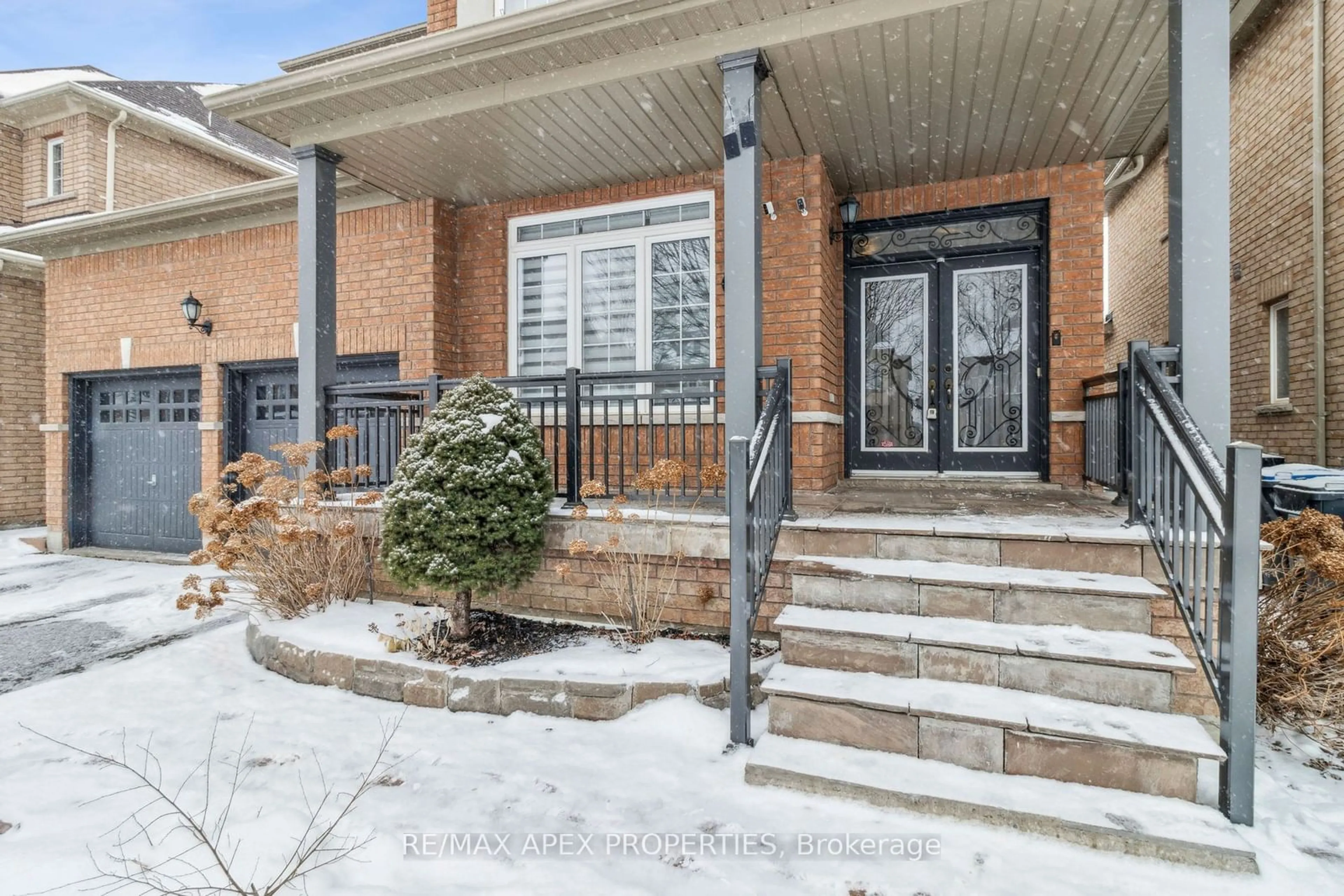 Home with brick exterior material, street for 17 Game Creek Cres, Brampton Ontario L7A 0J2