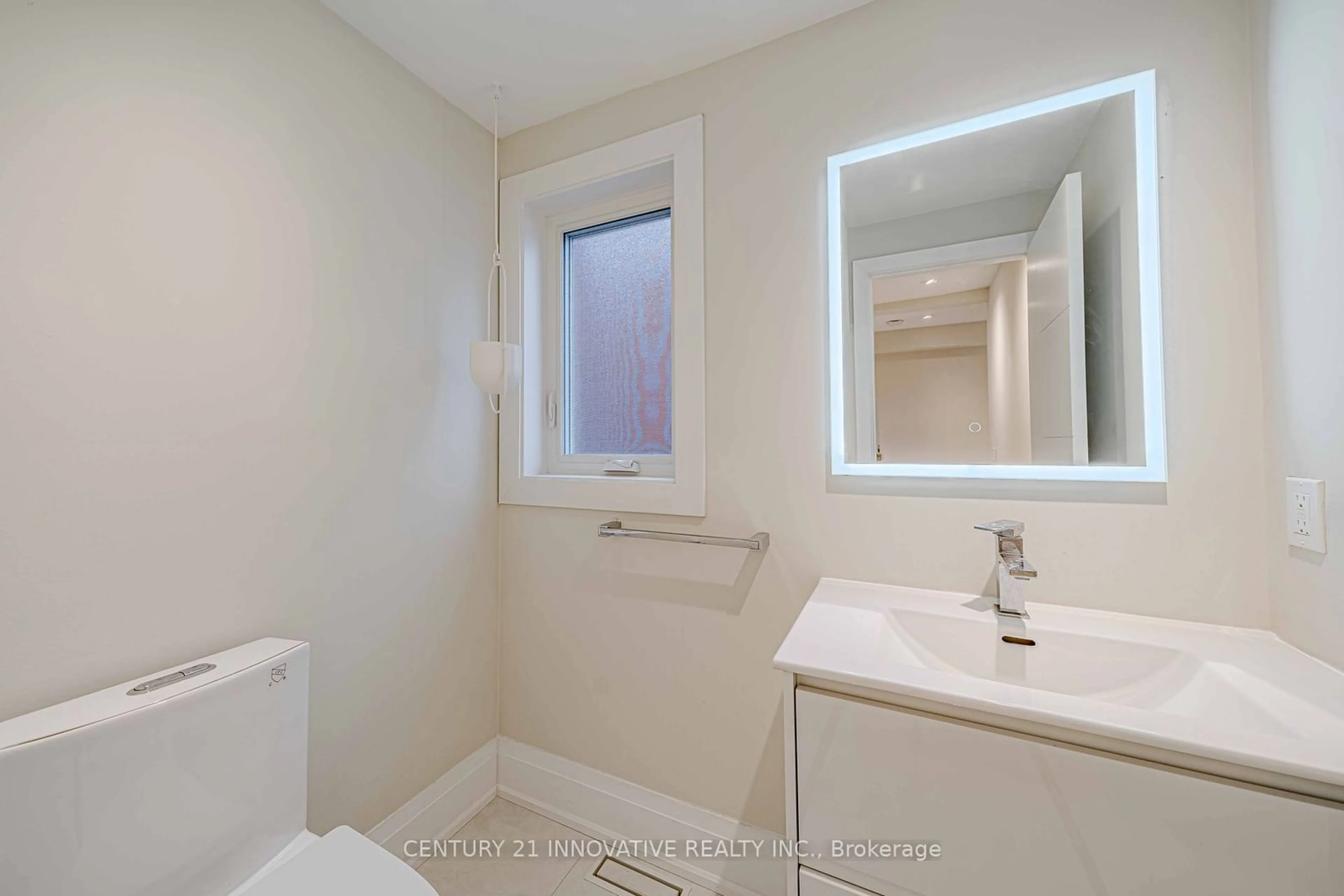 Standard bathroom, unknown for 2605 Devonsley Cres, Oakville Ontario L6H 6J2