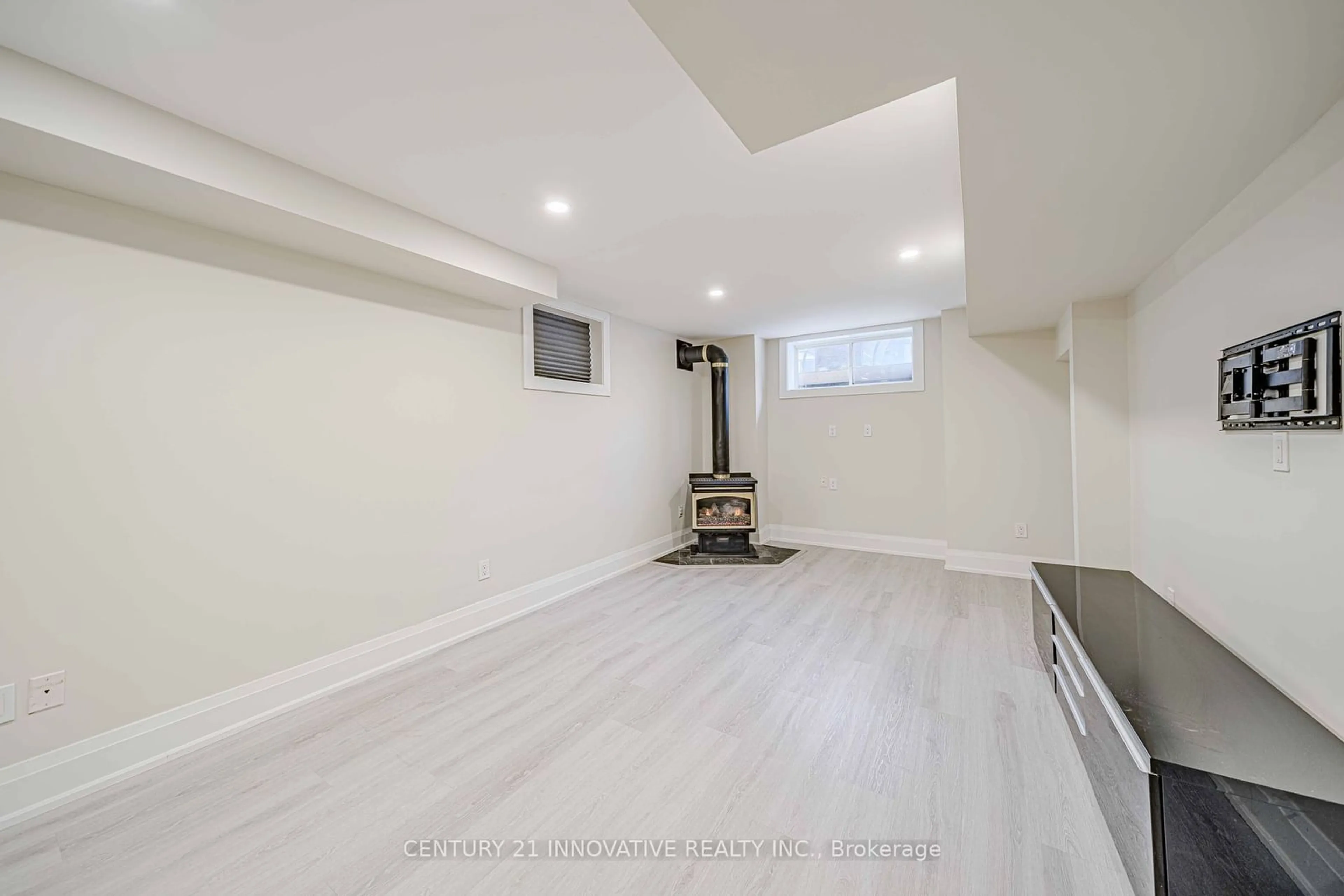 A pic of a room for 2605 Devonsley Cres, Oakville Ontario L6H 6J2