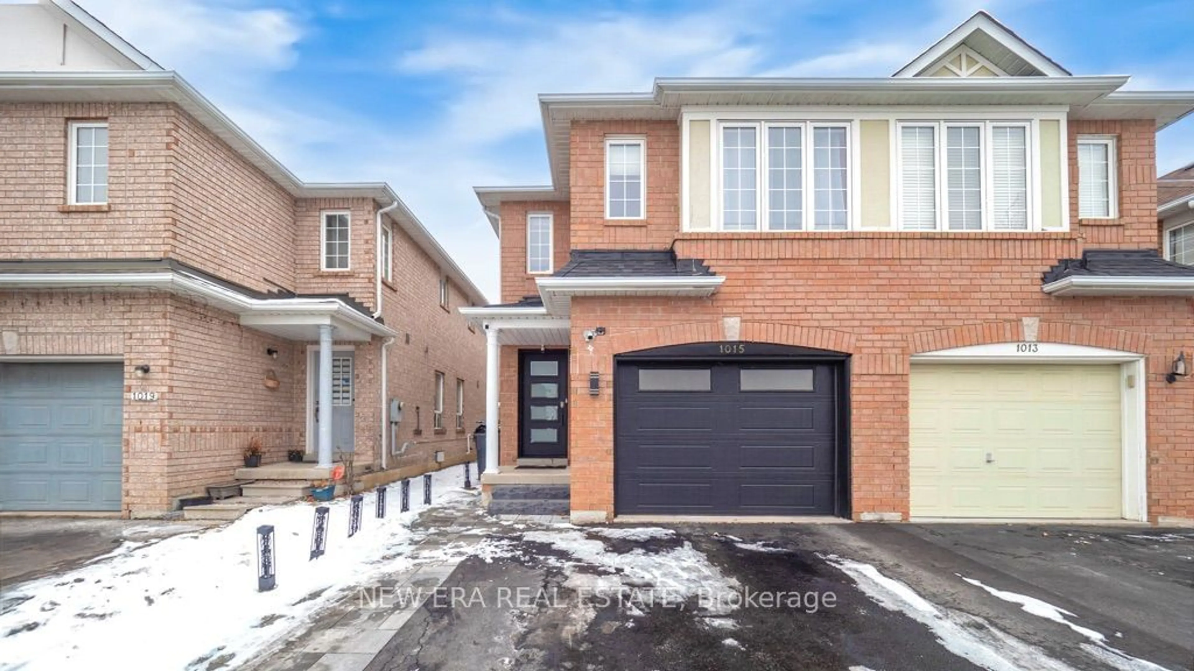 Home with brick exterior material, street for 1015 Windbrook Grve, Mississauga Ontario L5V 2N7