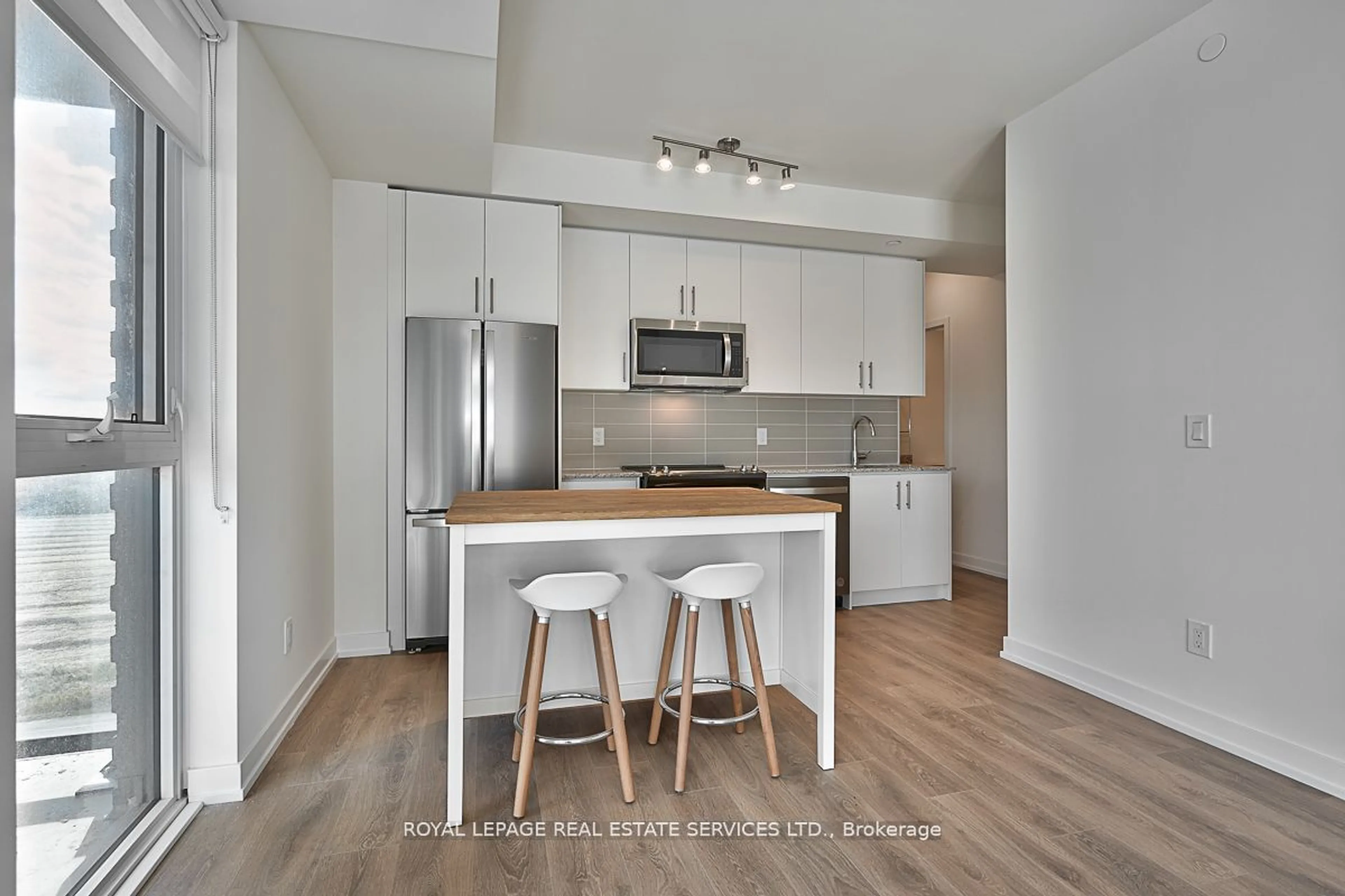 Open concept kitchen, unknown for 345 Wheat Boom Dr #703, Oakville Ontario L6H 7X4