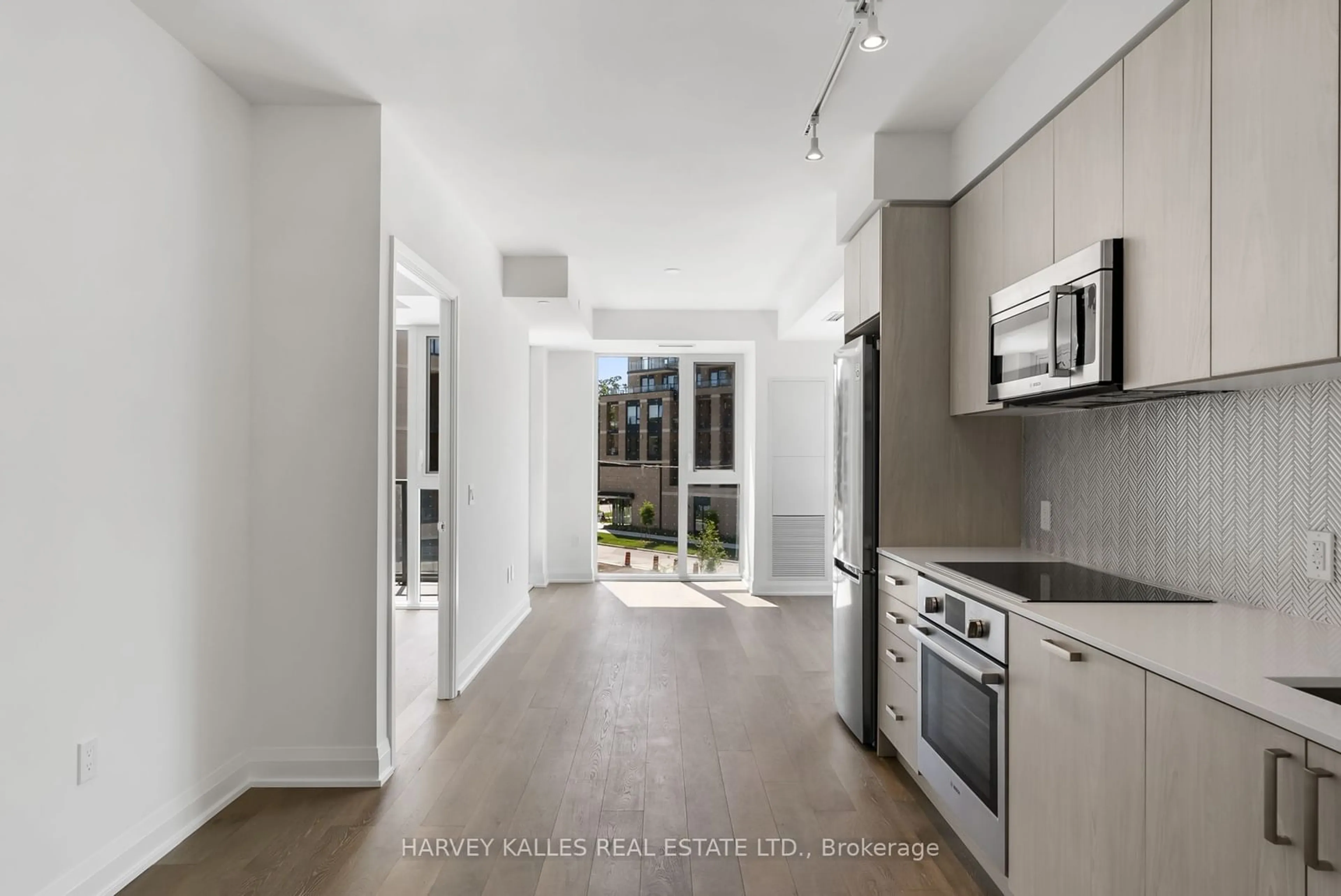 Open concept kitchen, unknown for 293 The Kingsway #305, Toronto Ontario M9A 3A9