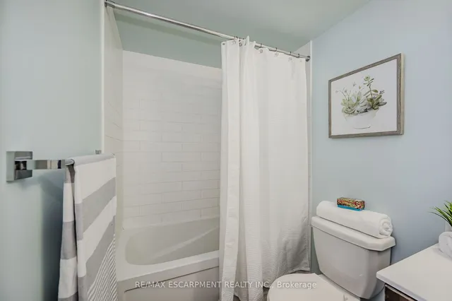 Additional property image - 1185 The Queensway Unit 112