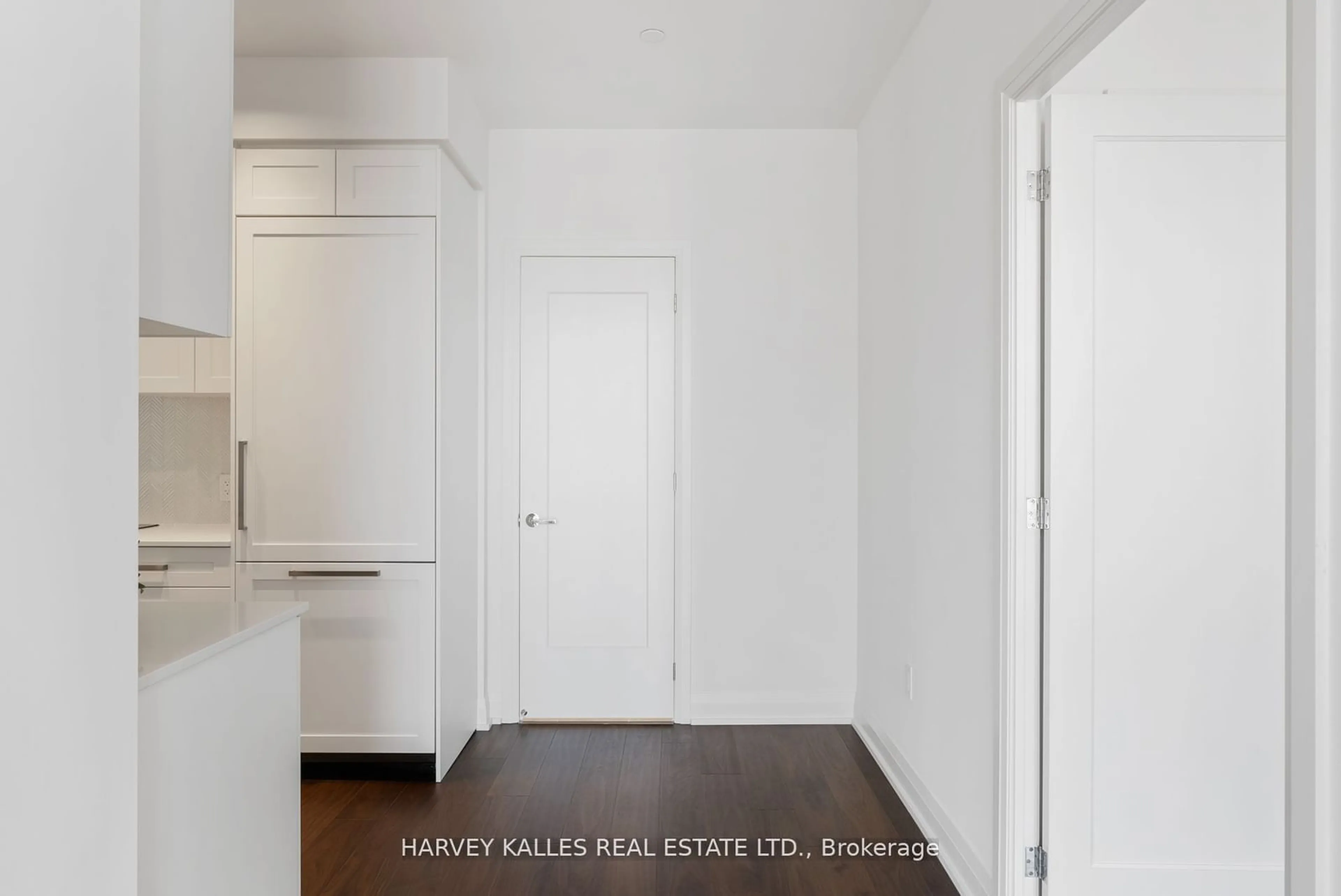 Indoor entryway for 293 The Kingsway #620, Toronto Ontario M9A 3C8