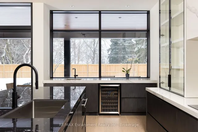 Additional property image - 2110 Blyth Cres