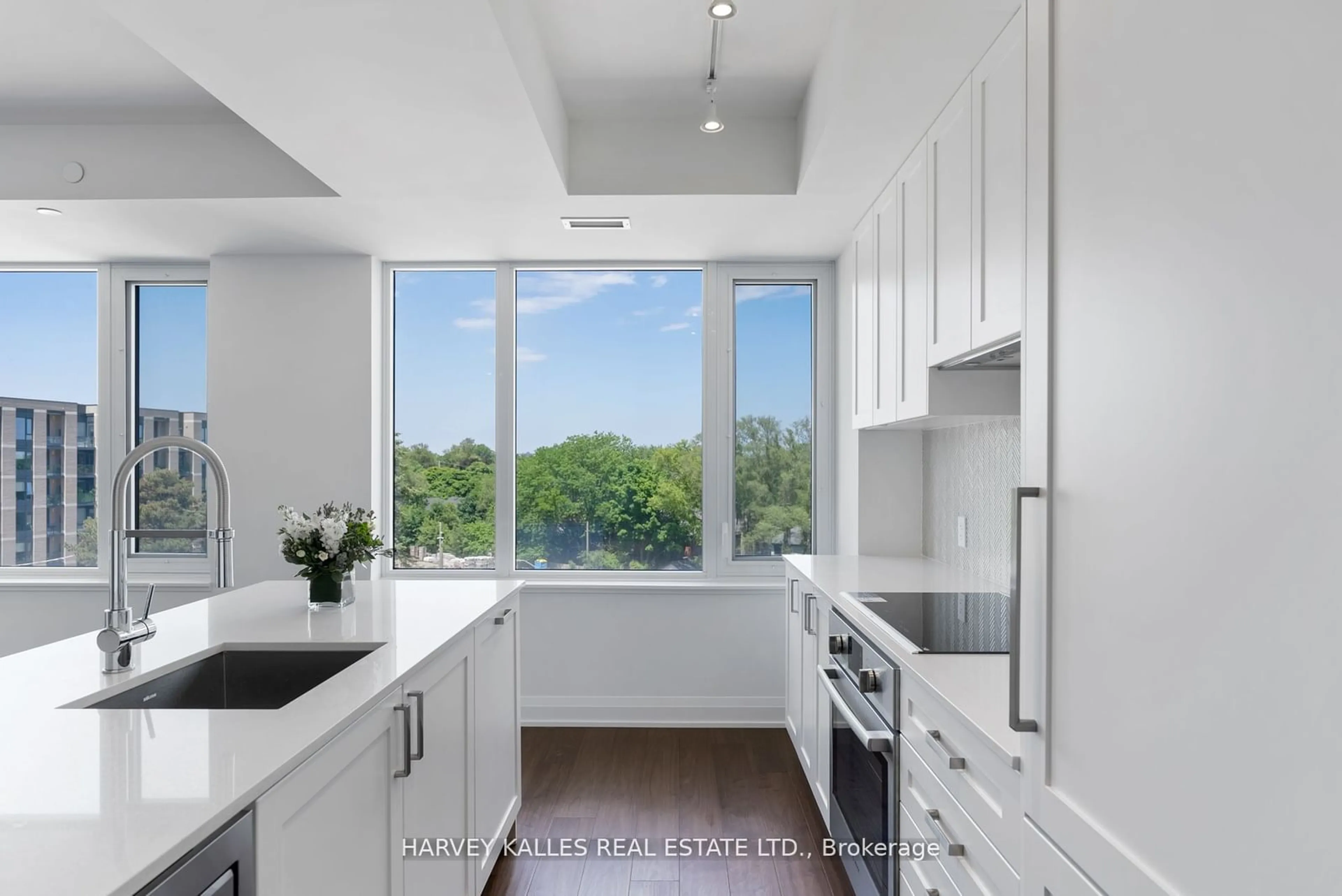 Contemporary kitchen, ceramic/tile floor for 293 The Kingsway #519, Toronto Ontario M9A 3C8